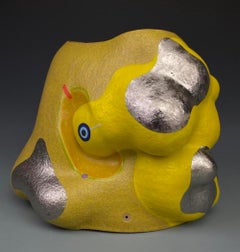 Design contemporaneo, scultura astratta in ceramica con motivi superficiali, smaltatura