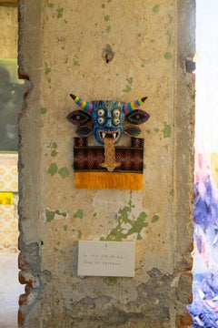 Io non sono di qui ma nemmeno tu, Acrilico su legno, Scultura d'arte popolare, 2026