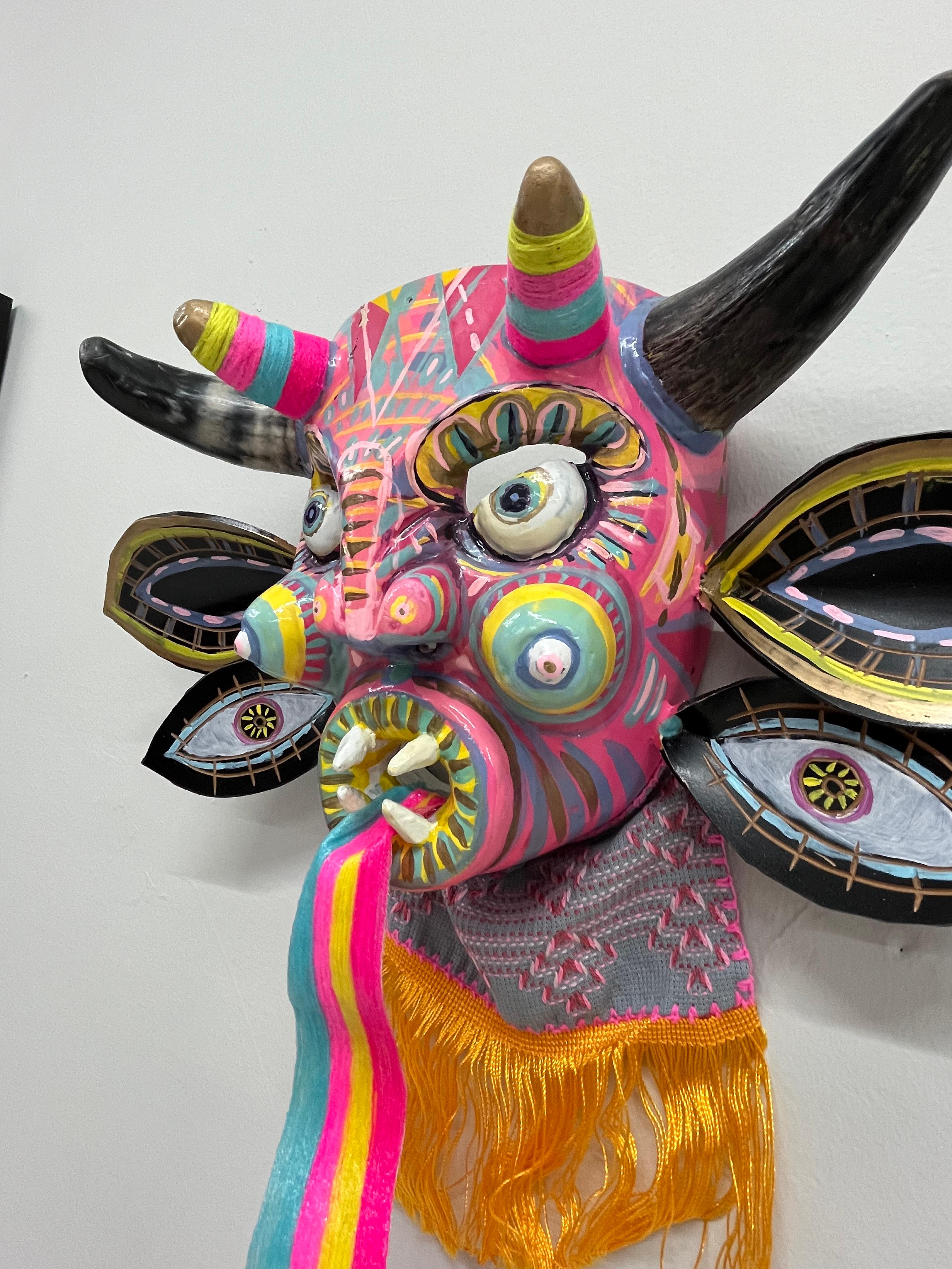 Máscara - Sculpture by Jose Angel Pahuamba
