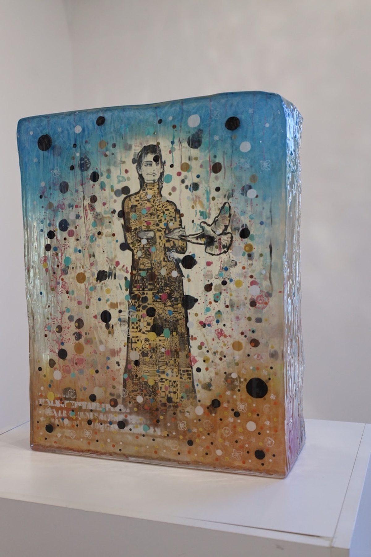 AND Light - Marron Abstract Sculpture par Jose Cacho