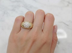 Anello da cocktail a forma di sigaro di Jose Hess con pavé di diamanti da 1 carato in oro giallo 18k