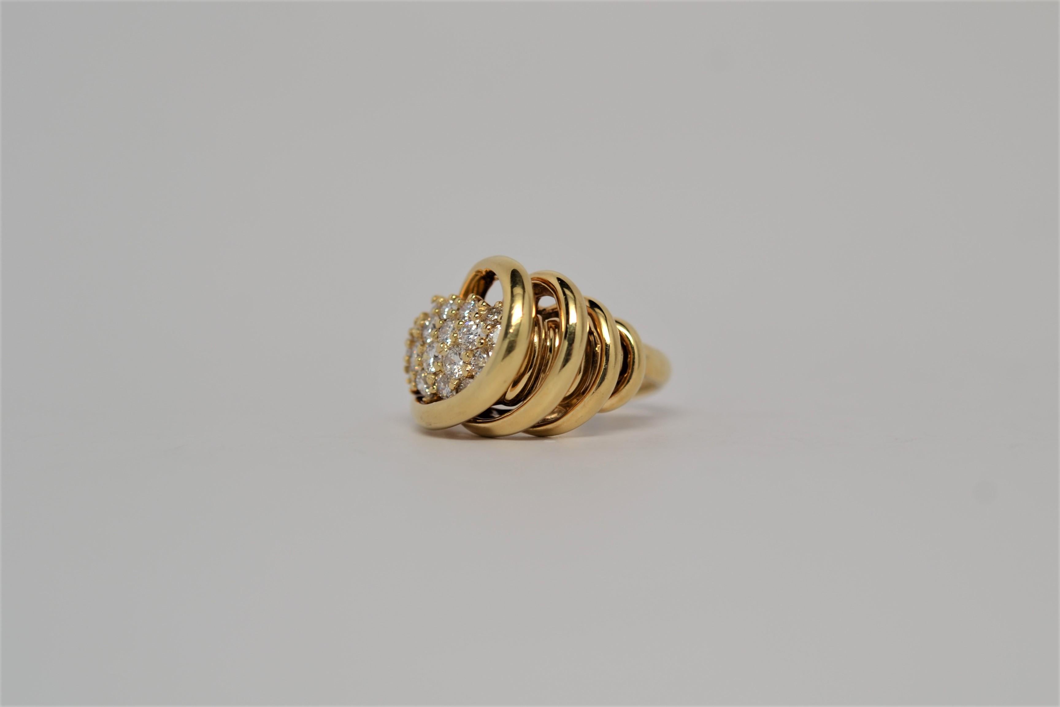 Jose Hess 14k Cluster Ring with Round Brilliant Cut Diamonds, 0.94 Carats For Sale 4