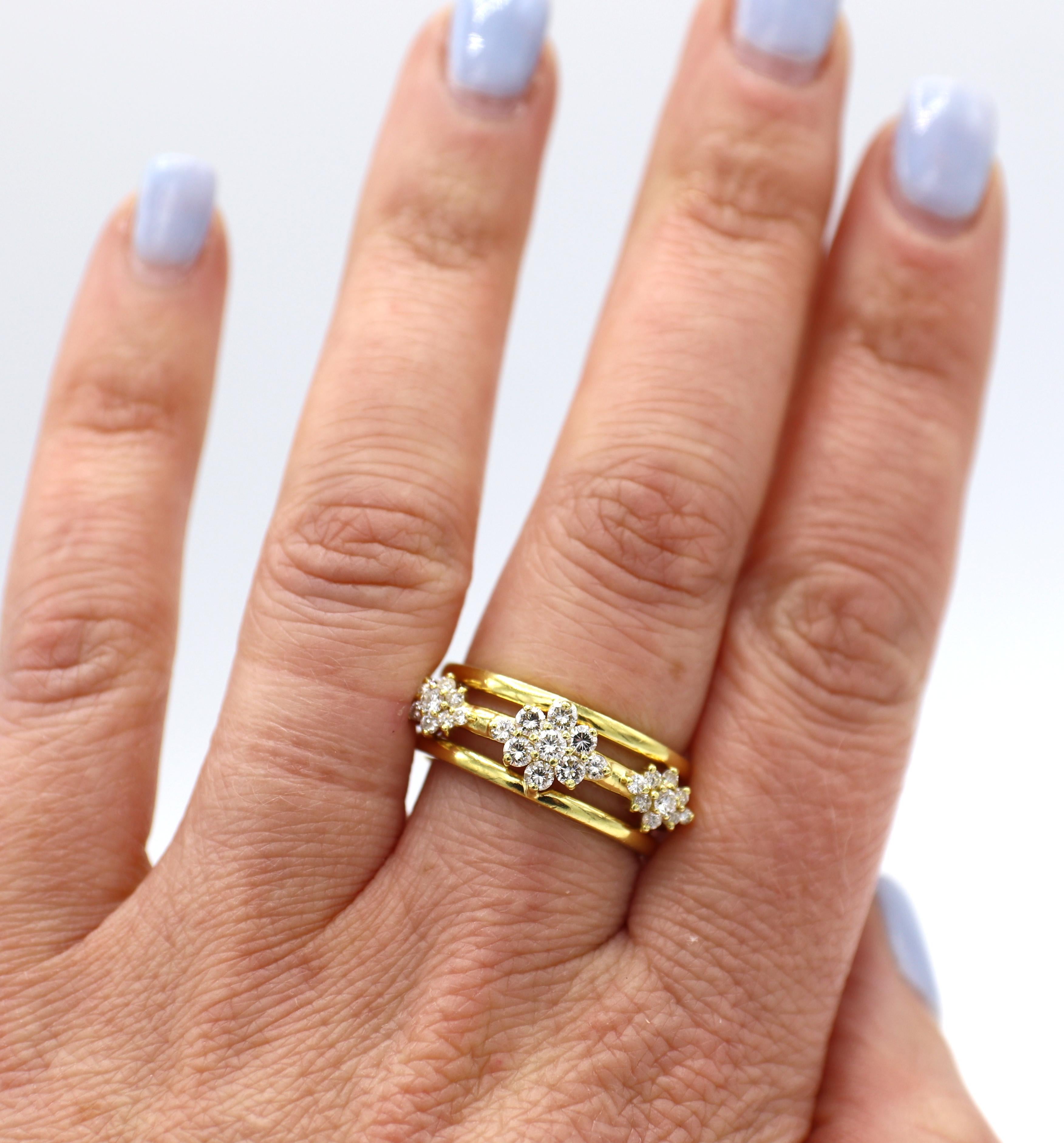 Jose Hess 18 Karat Yellow Gold Natural Diamond Cluster Band Ring In Good Condition In  Baltimore, MD