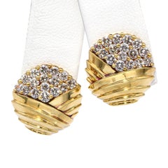 Jose Hess Pendientes de oro amarillo de 18 quilates con racimo de diamantes de 0,96 quilates y diseño retro en espiral