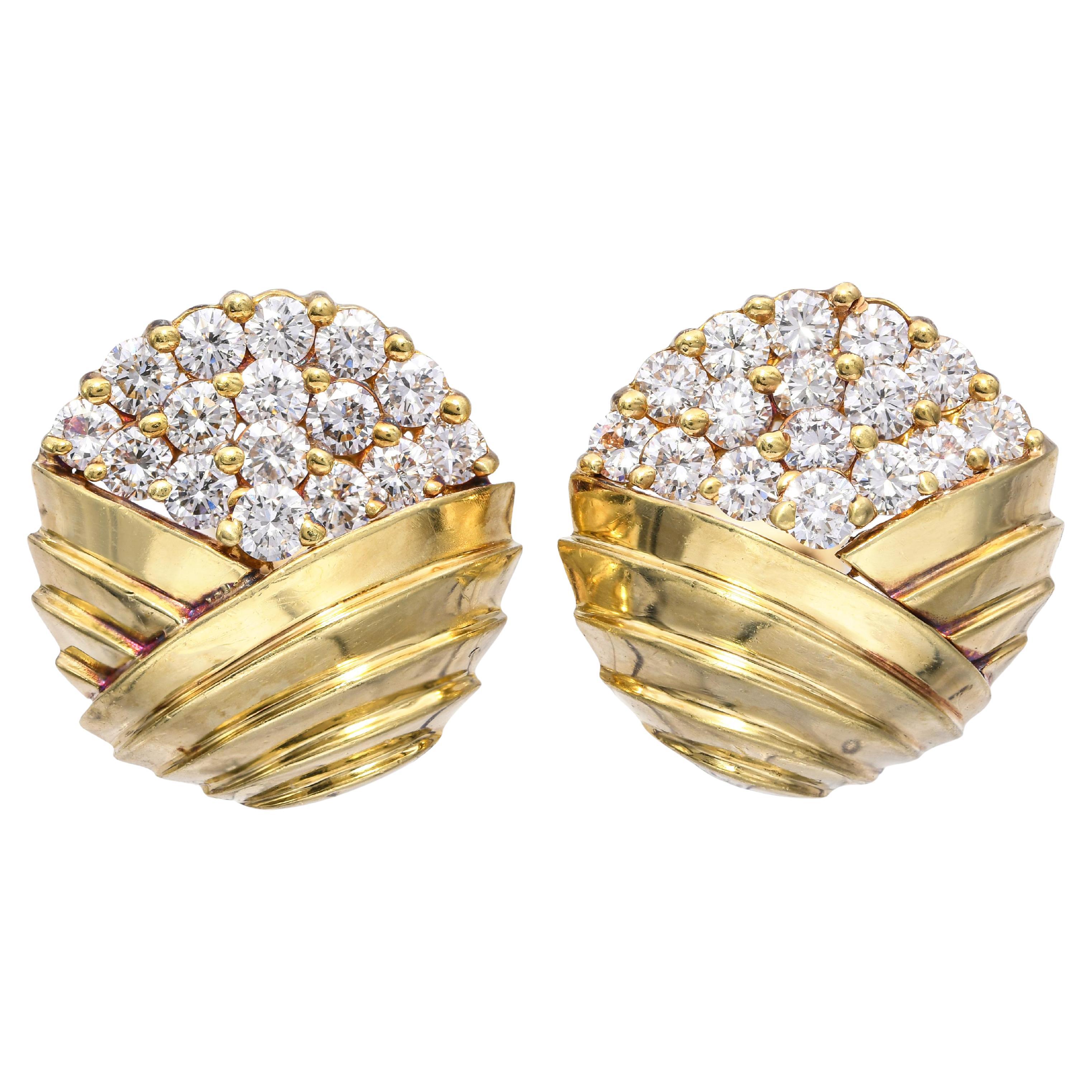 Jose Hess, orecchini in oro giallo 18 carati con diamanti a grappolo da 0,96 carati e design a spirale retrò in vendita