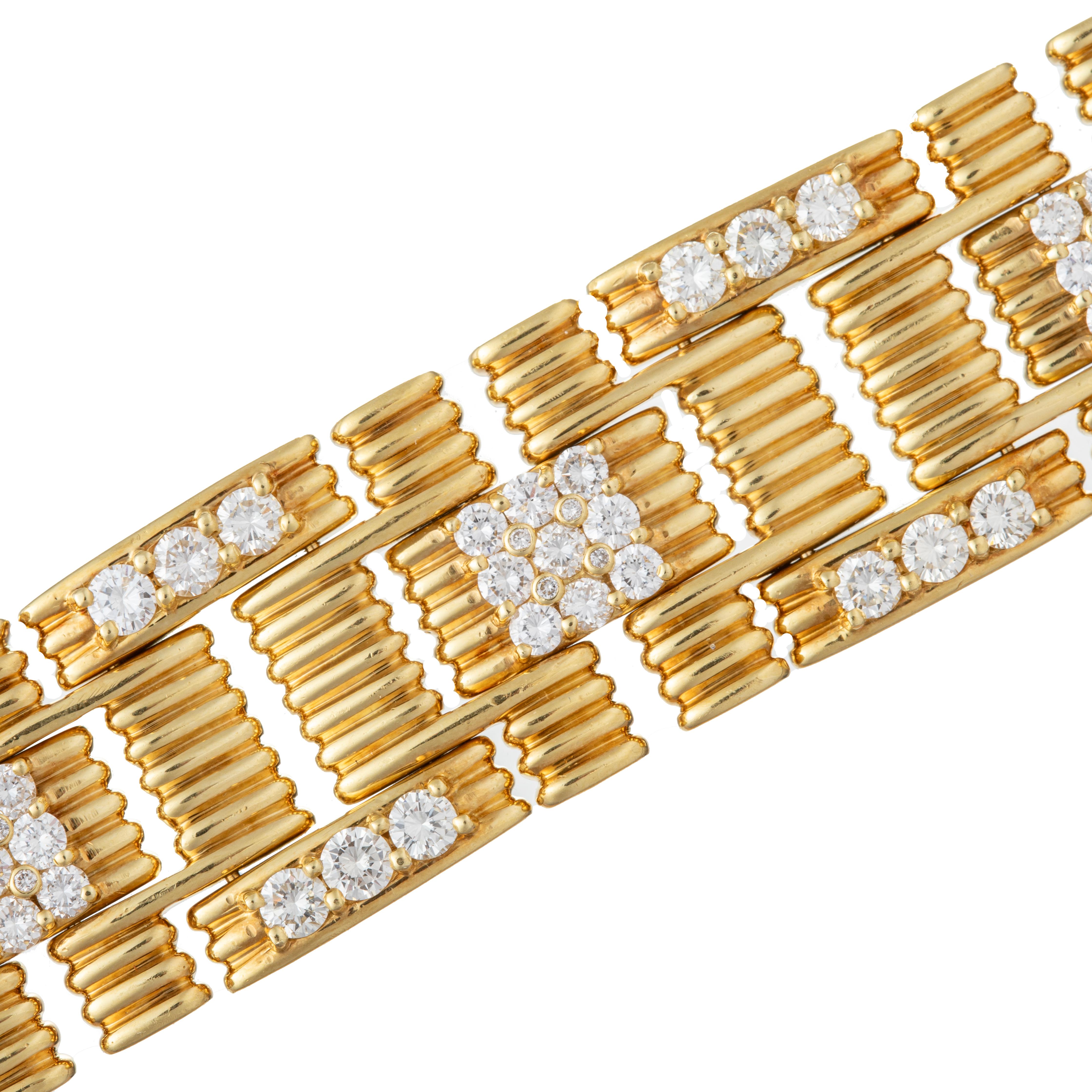 Round Cut Jose Hess 18k Yellow Gold Diamond Link Bracelet For Sale