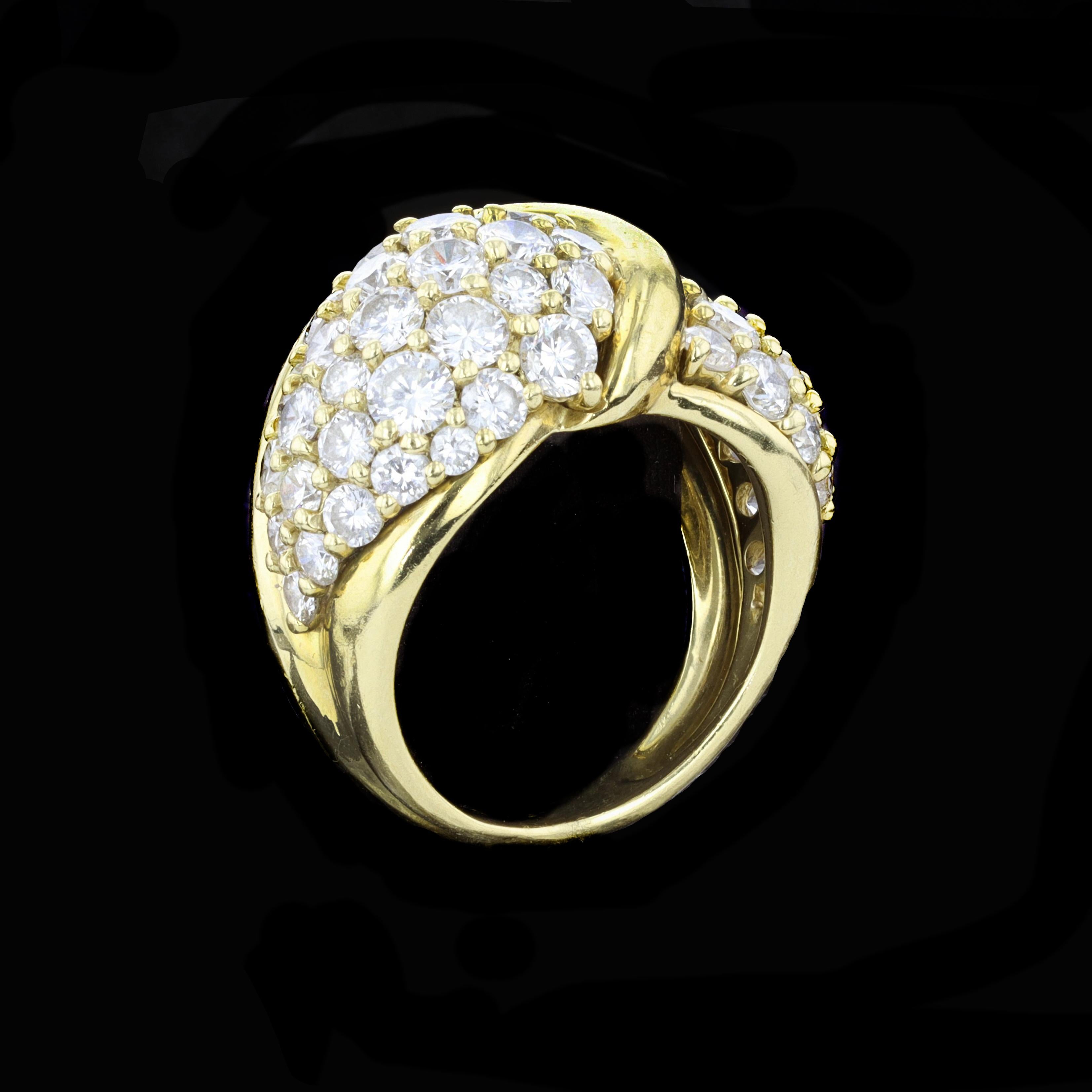 Round Cut Jose Hess 18K Yellow Gold Diamond Statement Ring For Sale
