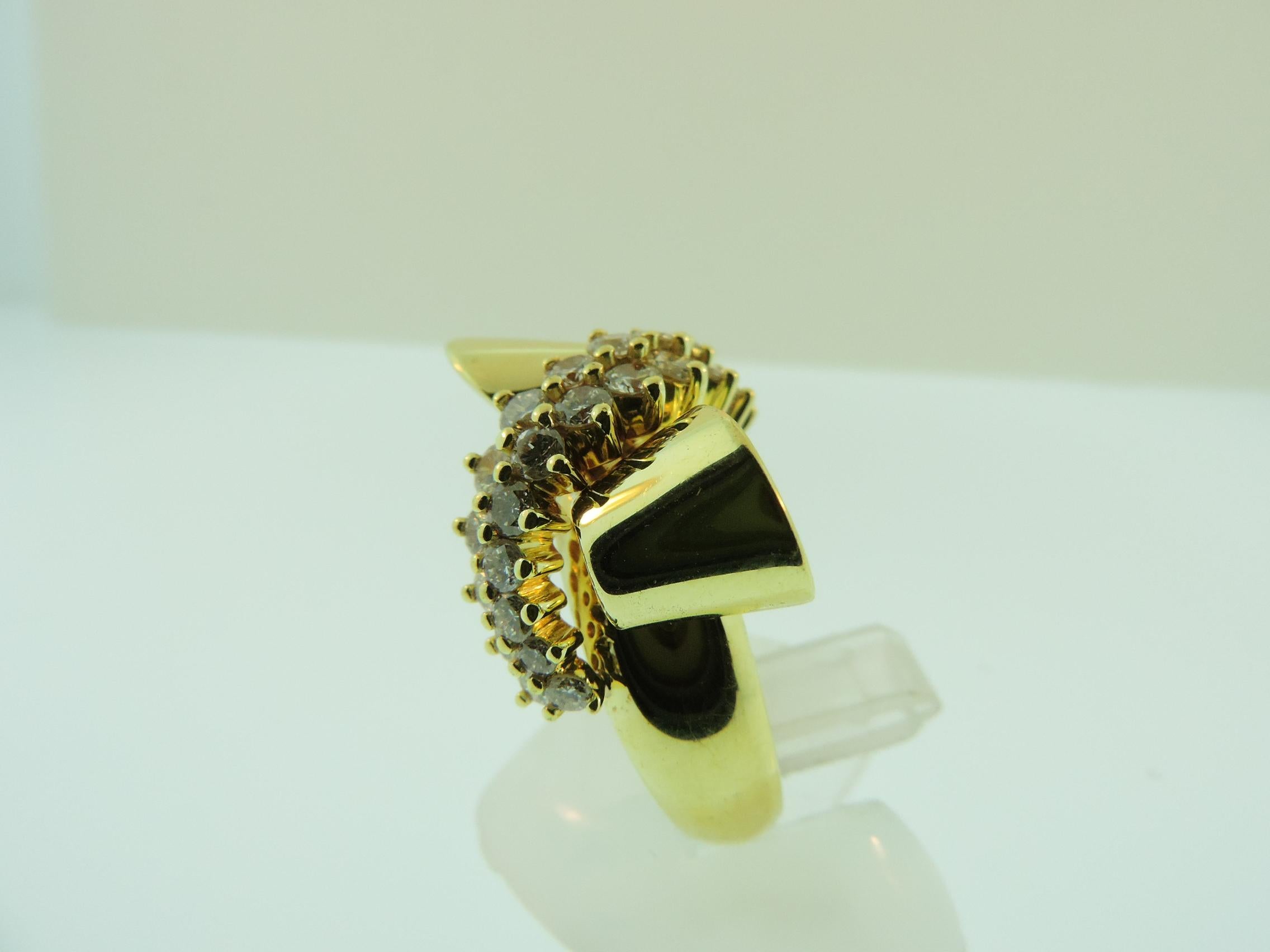 Round Cut Jose Hess 18 Karat Yellow Gold Ladies Diamond Bow Fashion Ring For Sale
