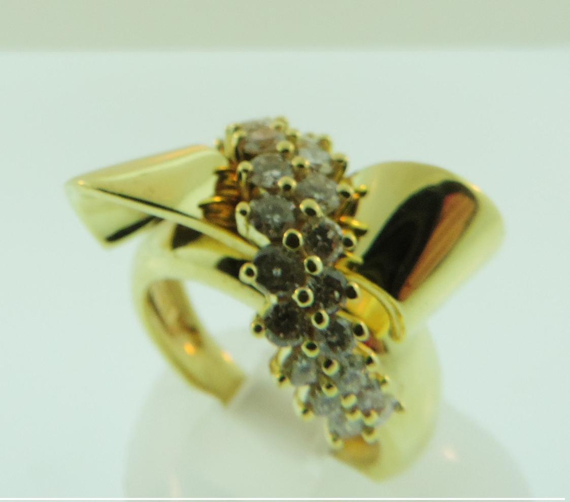 Jose Hess 18 Karat Yellow Gold Ladies Diamond Bow Fashion Ring For Sale 3