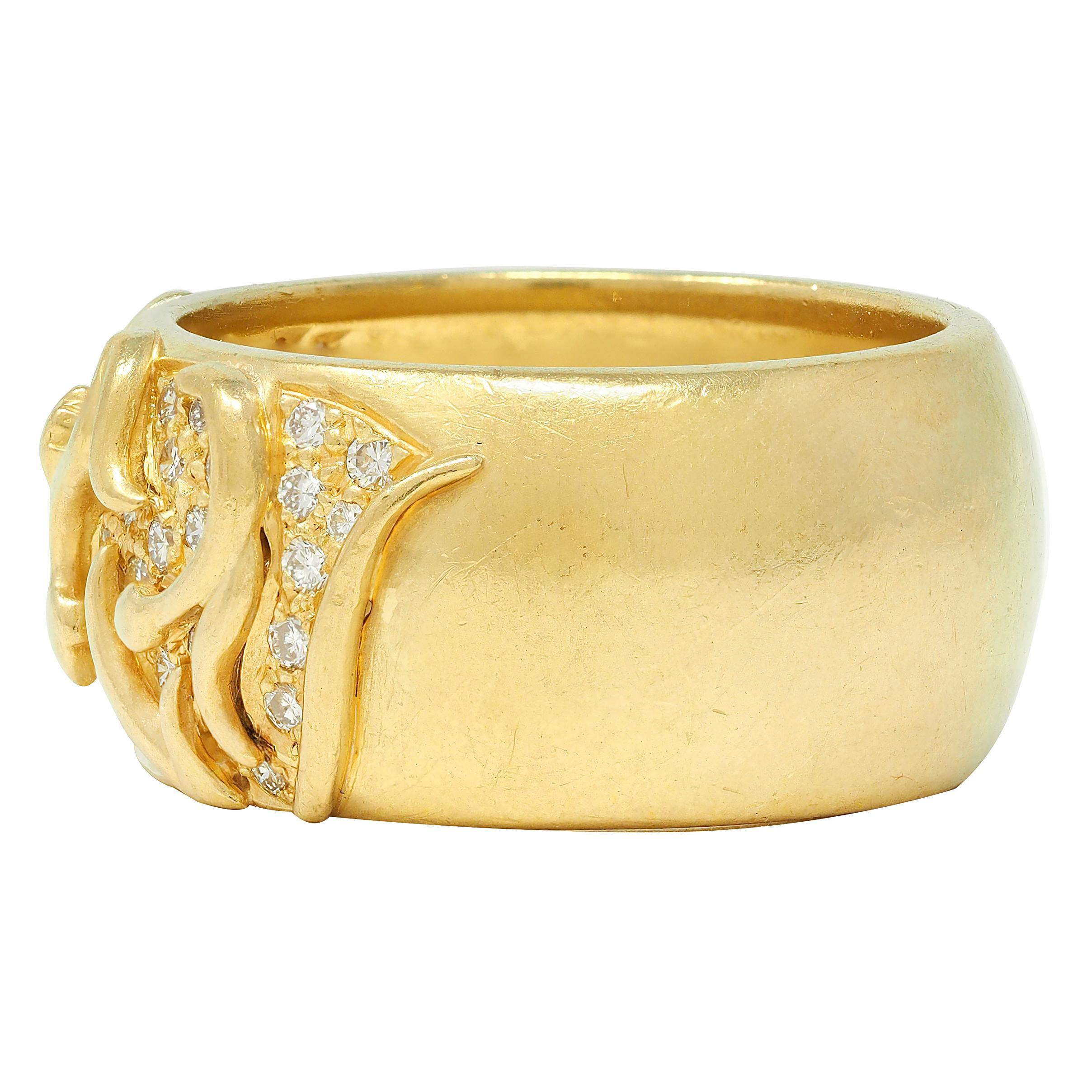 Jose Hess 1980er Jahre Diamant 18 Karat Gelbgold Floral Vintage Breiter Vintage Bandring mit Blumenmuster für Damen oder Herren im Angebot