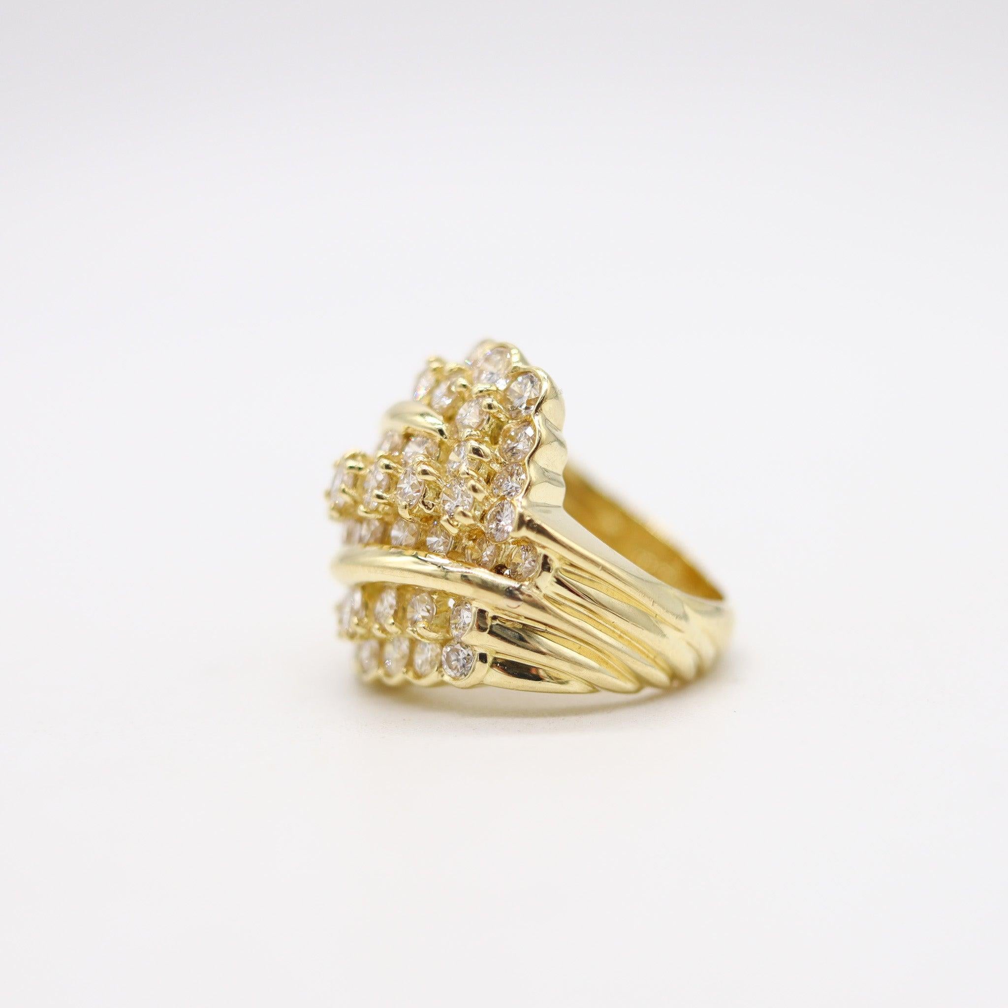 JOSE HESS Cocktail Ring In 18Kt Yellow Gold With 4.64 Ctw In VS Diamonds In condizioni ottime in vendita a Miami, FL