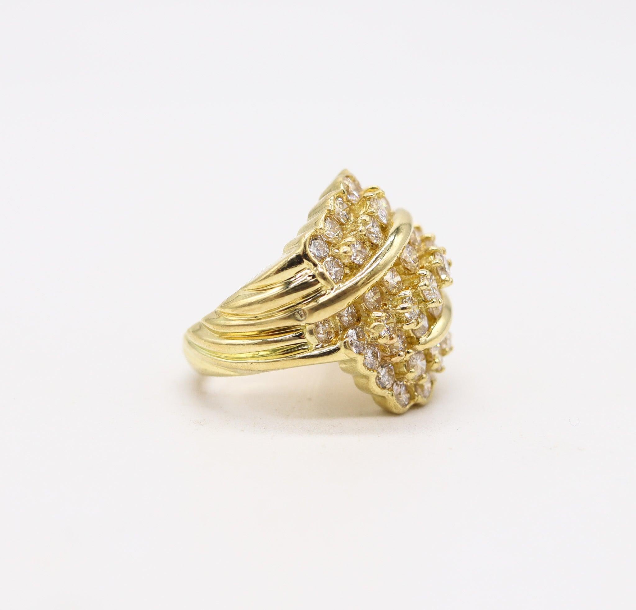 Donna JOSE HESS Cocktail Ring In 18Kt Yellow Gold With 4.64 Ctw In VS Diamonds in vendita