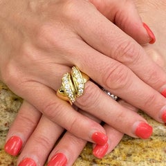 Jose Hess Diamond 18 Karat Yellow Gold Crossover Contemporary Vintage Ring