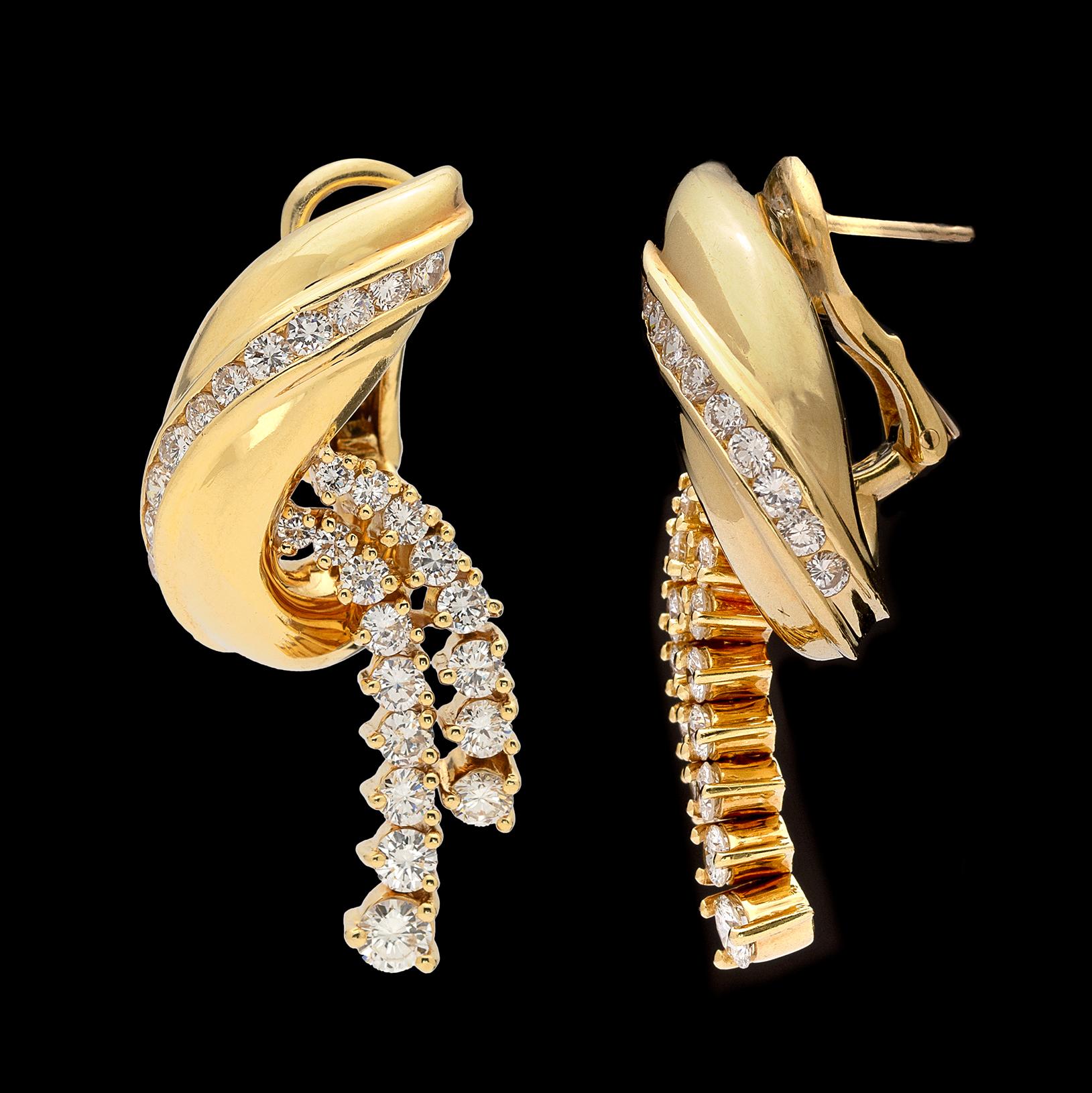Round Cut Jose Hess Diamond and 18 Karat Gold Earrings