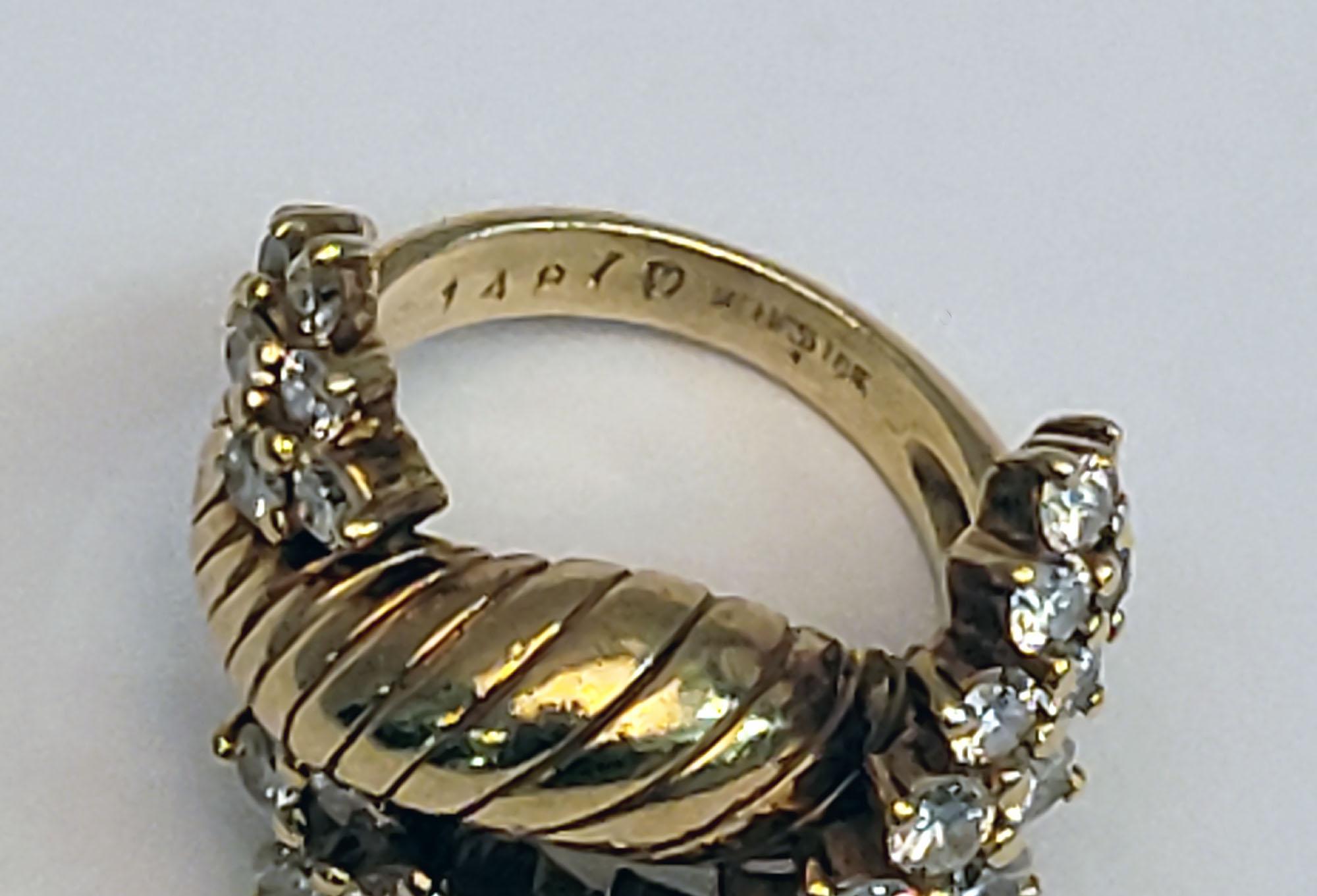 Jose Hess Gold and Diamond Crossover Ring In Excellent Condition For Sale In Darnestown, MD