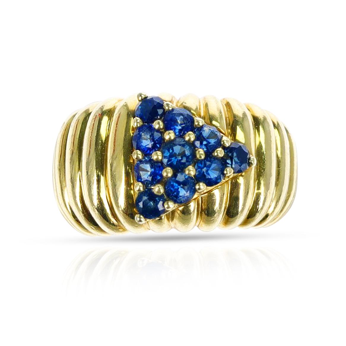 Jose Hess Sapphire and Gold Statement Ring, 18k In Excellent Condition For Sale In New York, NY