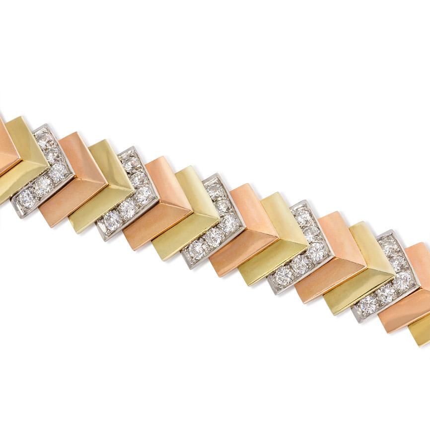Jose Hess Three-Color Gold and Diamond Chevron Link Bracelet. In Excellent Condition In New York, NY