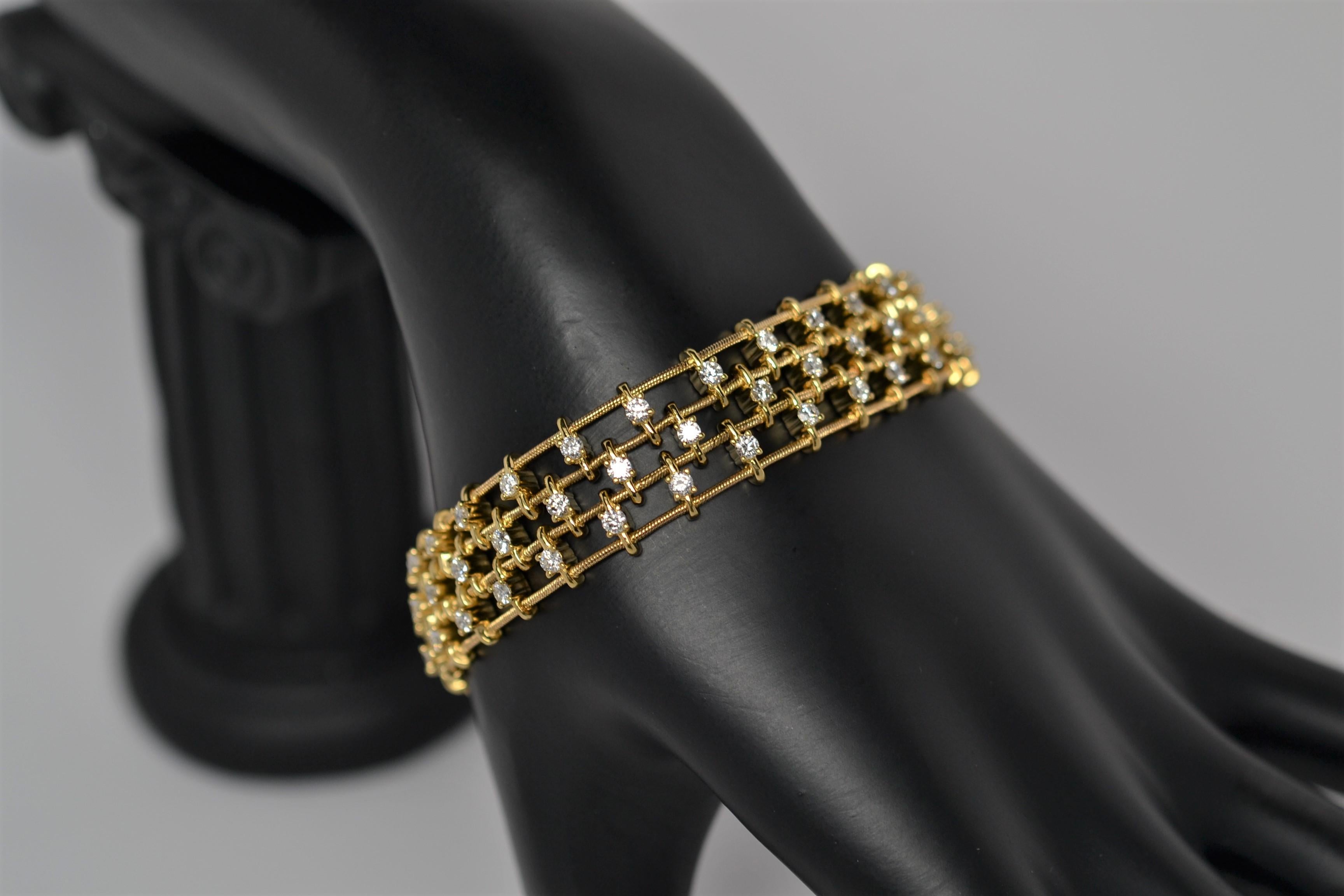 Round Cut Jose Hess, Three Row Diamond Bracelet in 18k Yellow Gold, 3.01 Carats For Sale