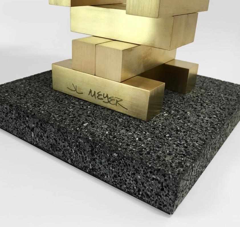 TOTEM - Messing
(2023)

MATERIAL
Messing (gebürstet) / Vulkangestein

ABMESSUNGEN
25 x 15 x 15 cm

Präsentiert auf der Design Week Mexico 2023

Unterzeichnet


Über den Künstler

José Luis Meyer (1981) ist ein zeitgenössischer Bildhauer. Er hat