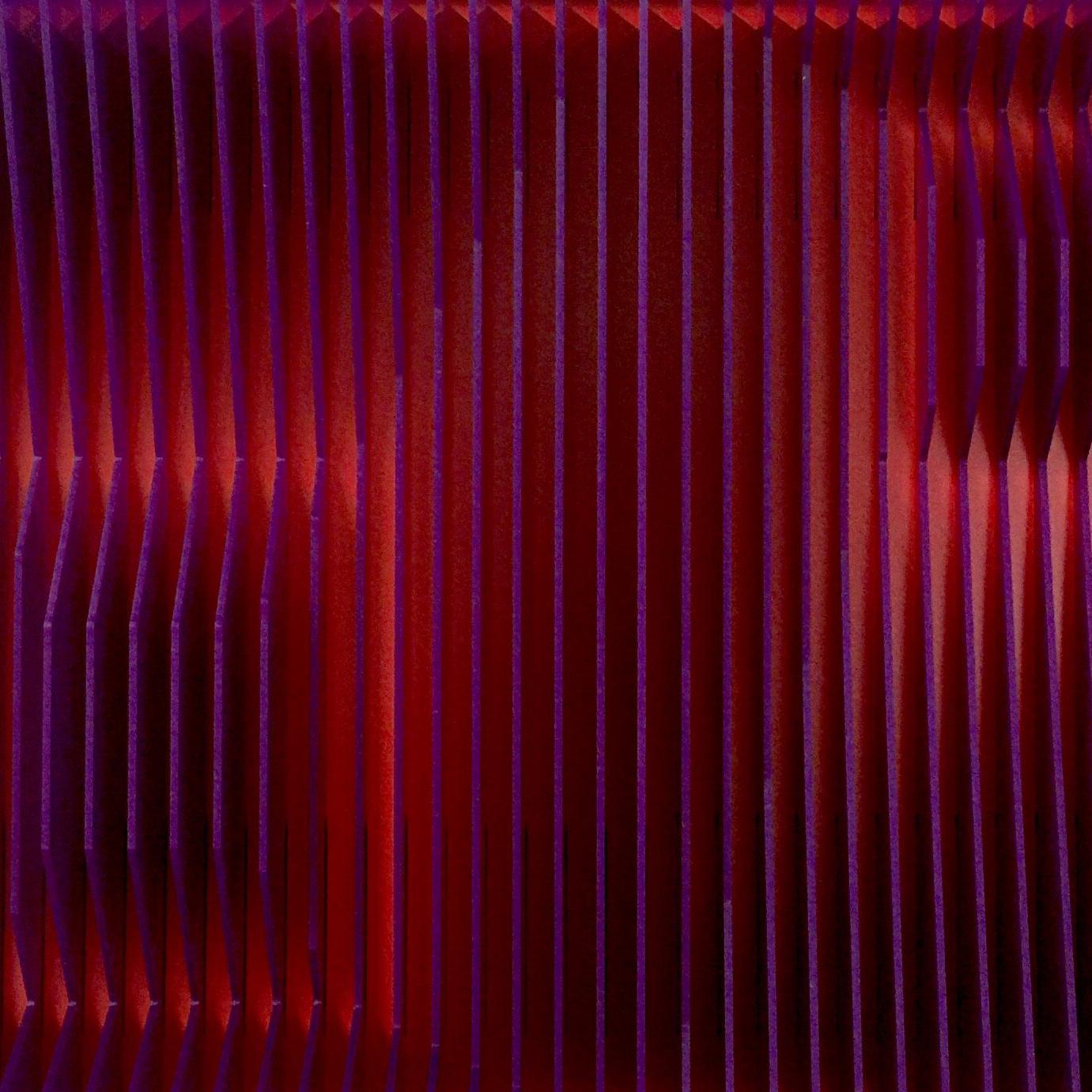 Una escultura mural cinética contemporánea realizada con placas de plexiglás y aluminio.

Hojas Lucite
J. Escultura Margulis 
J. Aluminio Margulis  
J. Margulis Arte Contemporáneo 
Aluminio  
Plexiglás 
Ilusión óptica  
Arte cinético
Artista