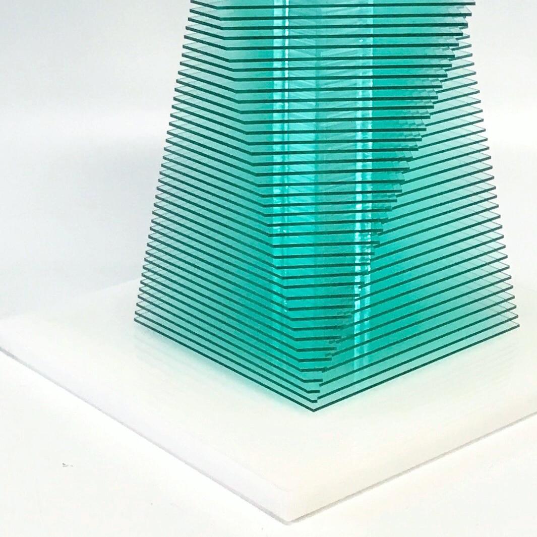 Green twist - kinetic sculpture by J. Margulis - Sculpture by Jose Margulis