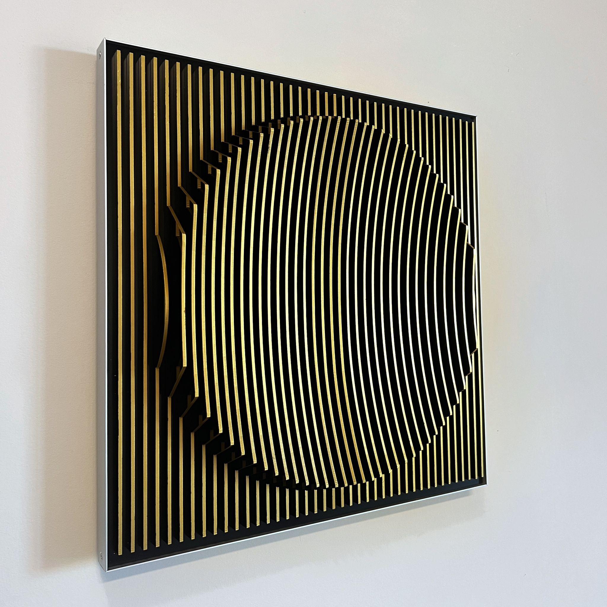 Dieses einzigartige Werk von Margulis stammt aus seinem neuesten Werk und ist ein Unikat. Nachdem er die Plexiglasplatten auf den Aluminiumkern montiert hat, überzieht er die Vorderseite der Platten mit Acrylfarben (Video auf Anfrage erhältlich).