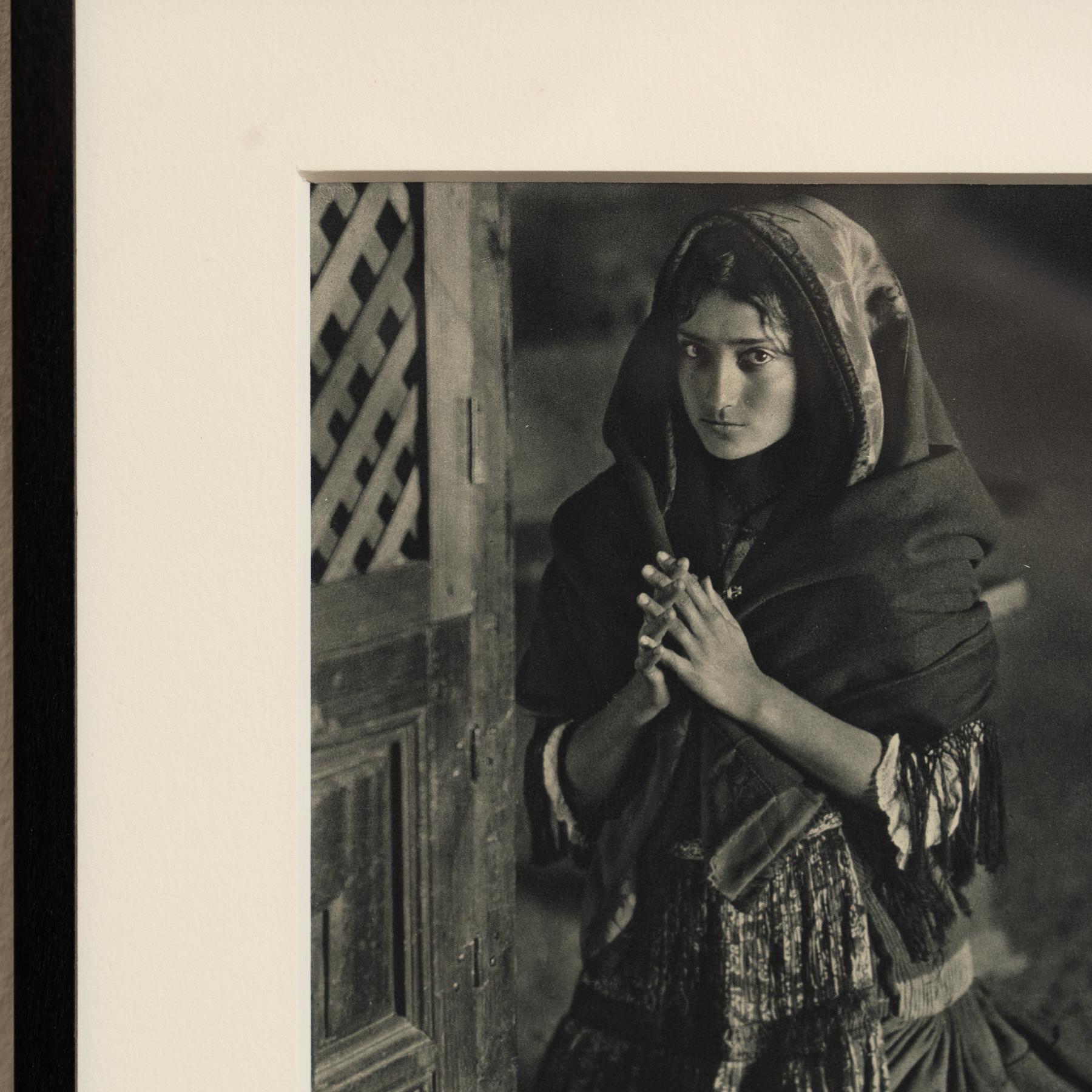 Metà XX secolo La visione di Jose Ortiz Echagüe: Patrimonio spagnolo in fotoincisione, 1930 circa in vendita