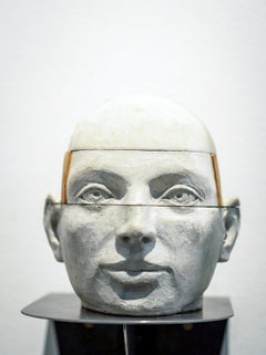 Architektonische Kopfskulptur aus Zement und Holz Projekt Nummer acht