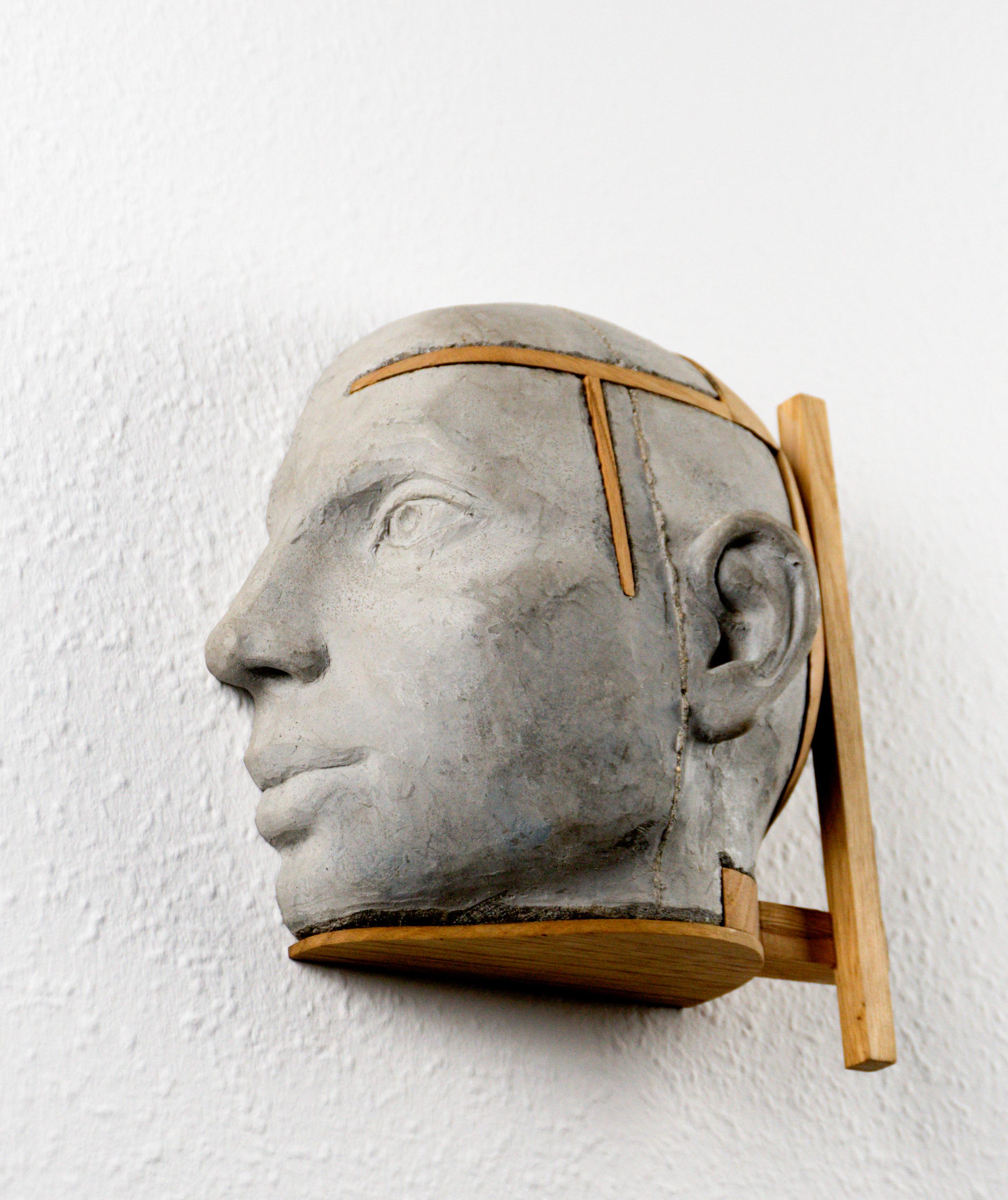 Architectural Wall Cement Head Sculpture with Chestnut Wood Structure Project 22 - Abstract Sculpture Marrone di Jose Perozo