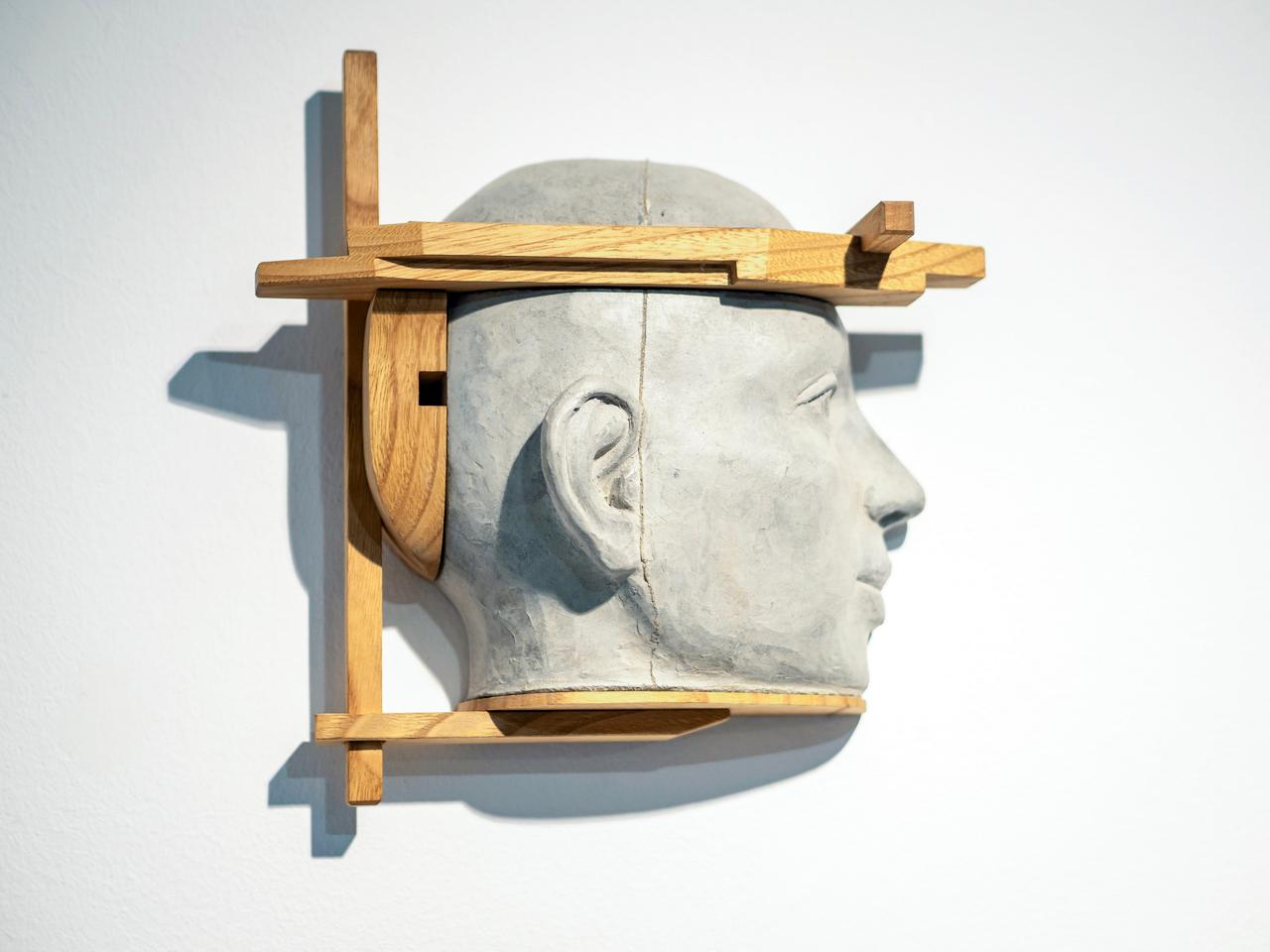 Architectural Wall-Mounted Cement Head Sculpture with Wood Framework Project 13 in vendita 1