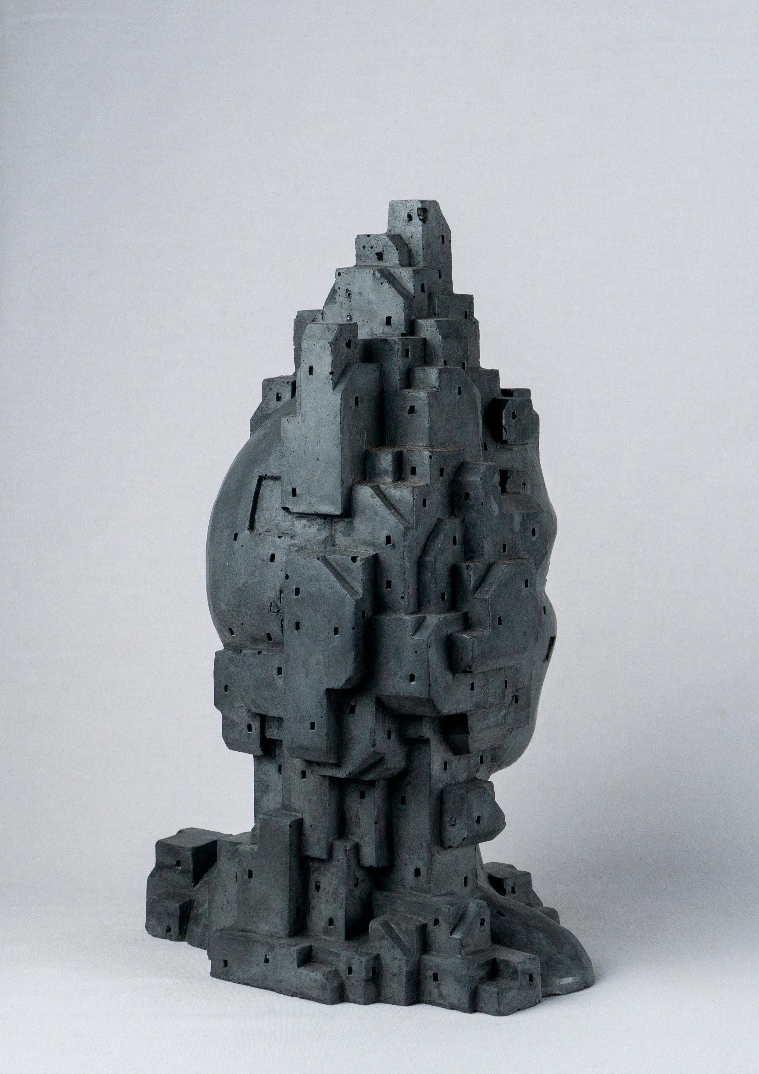 Scultura architettonica contemporanea Figura umana. Cemento grigio scuro. 