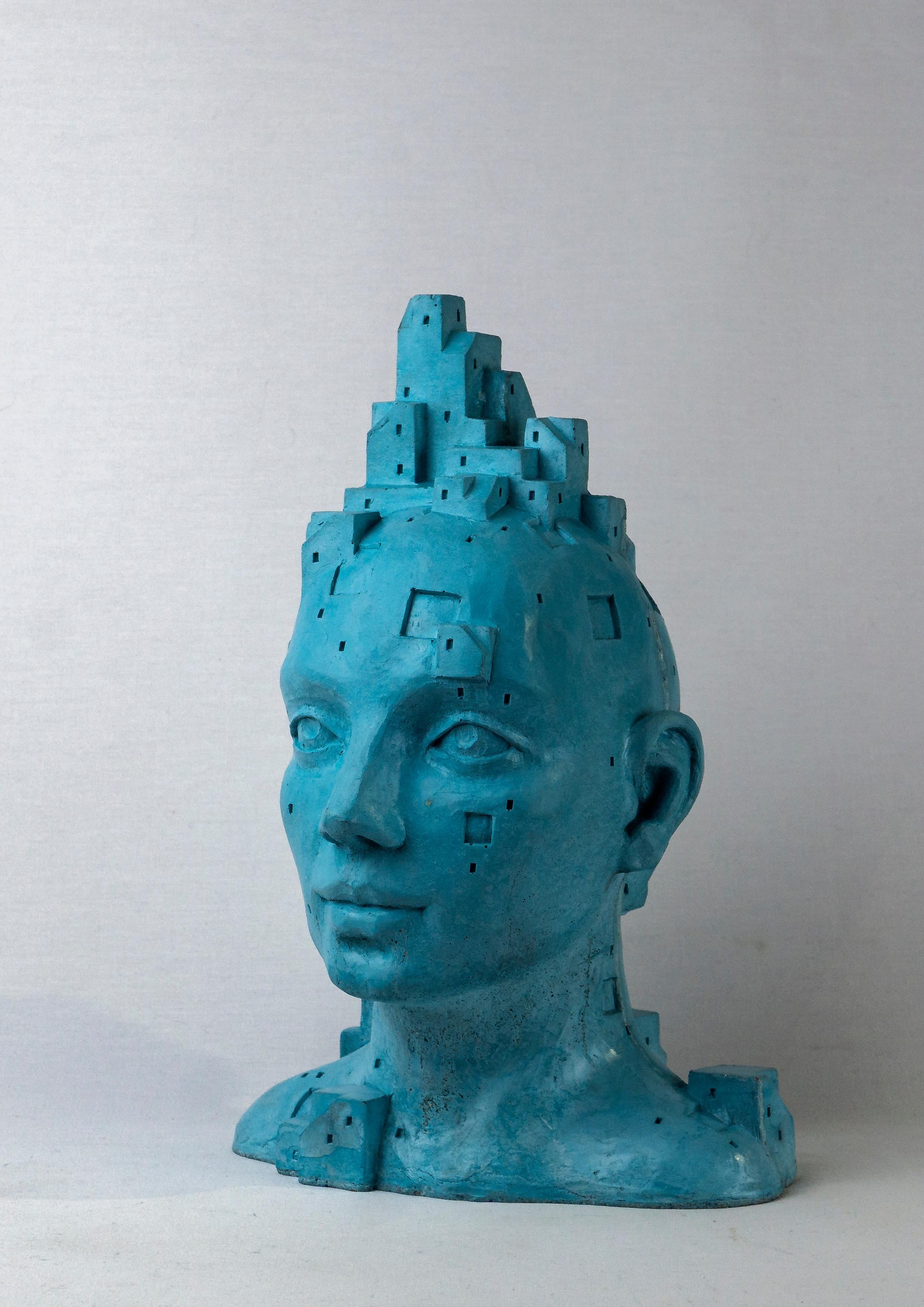 Escultura figurativa arquitectónica de cemento turquesa. Antropotectura LarA 017 en venta 3