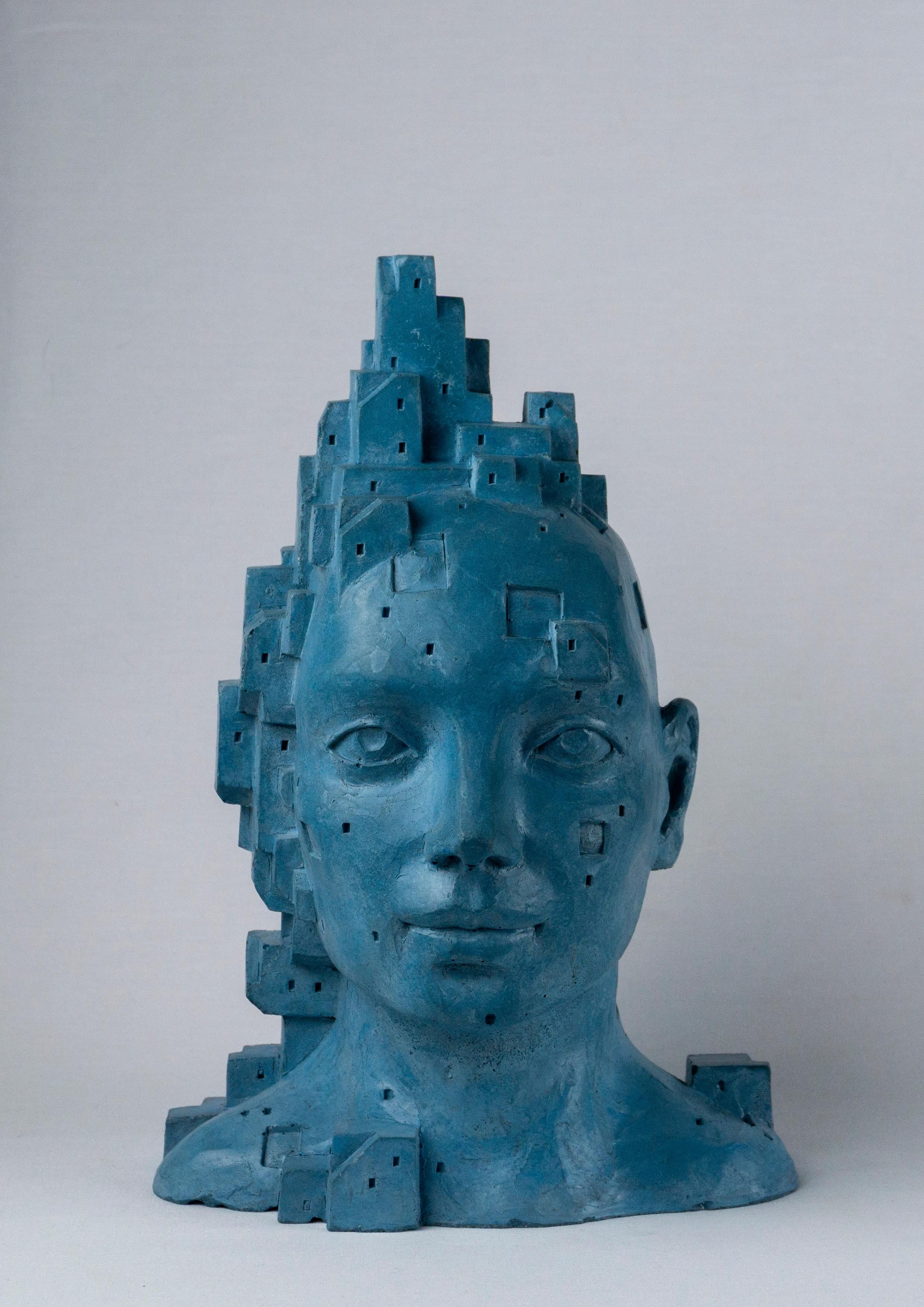 Escultura Femenina Única de Cemento Arquitectónico - "LarA 003", Tonos Azules Intensos