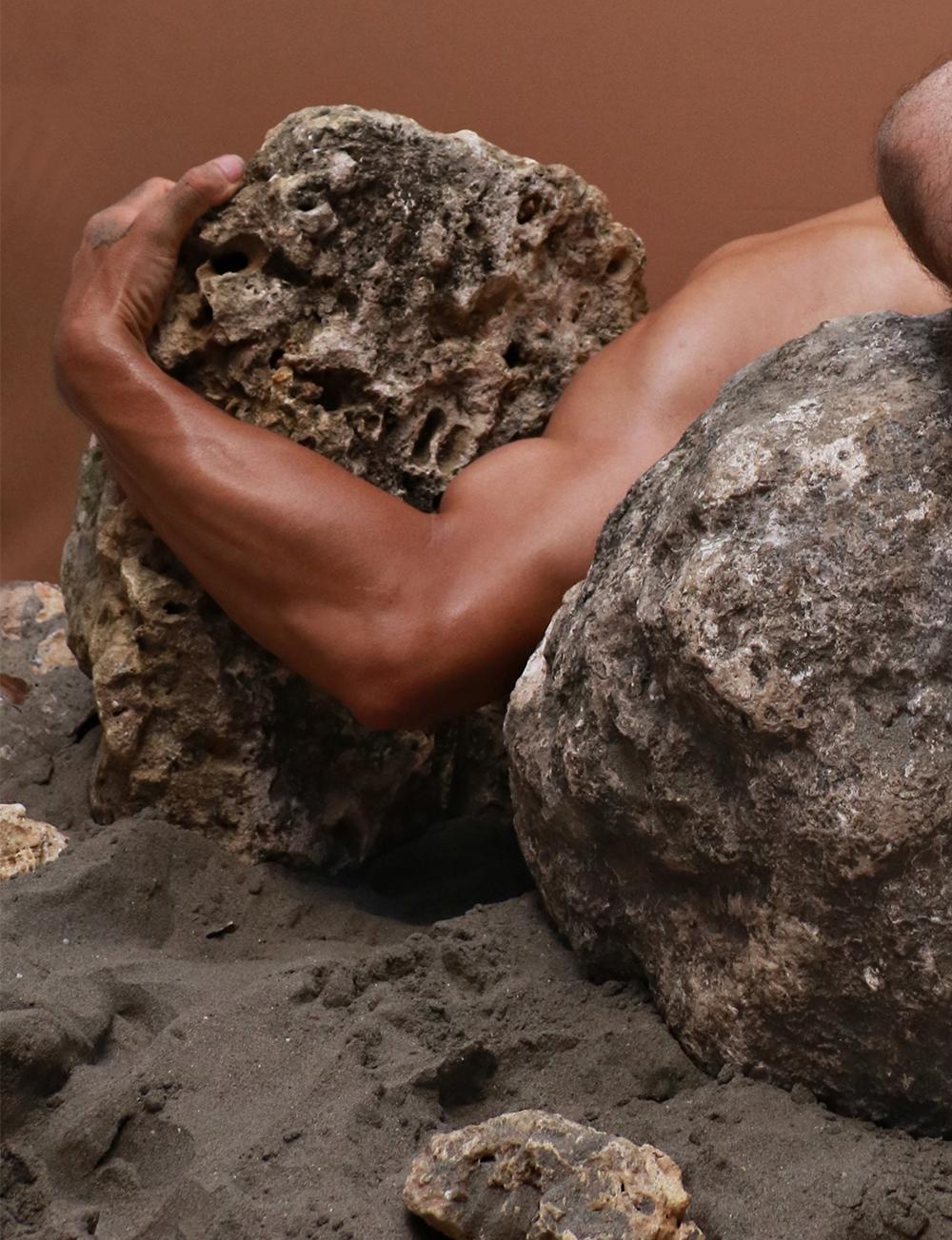 Autorretrato nº 2. Serie La Piedra Sustituta II. Fotografía en color de edición limitada - Photograph de Jose Sierra