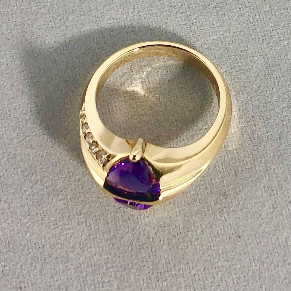 Jose Trillos 18 Karat Amethyst and Diamond Cocktail Ring In New Condition For Sale In Mansfield, OH