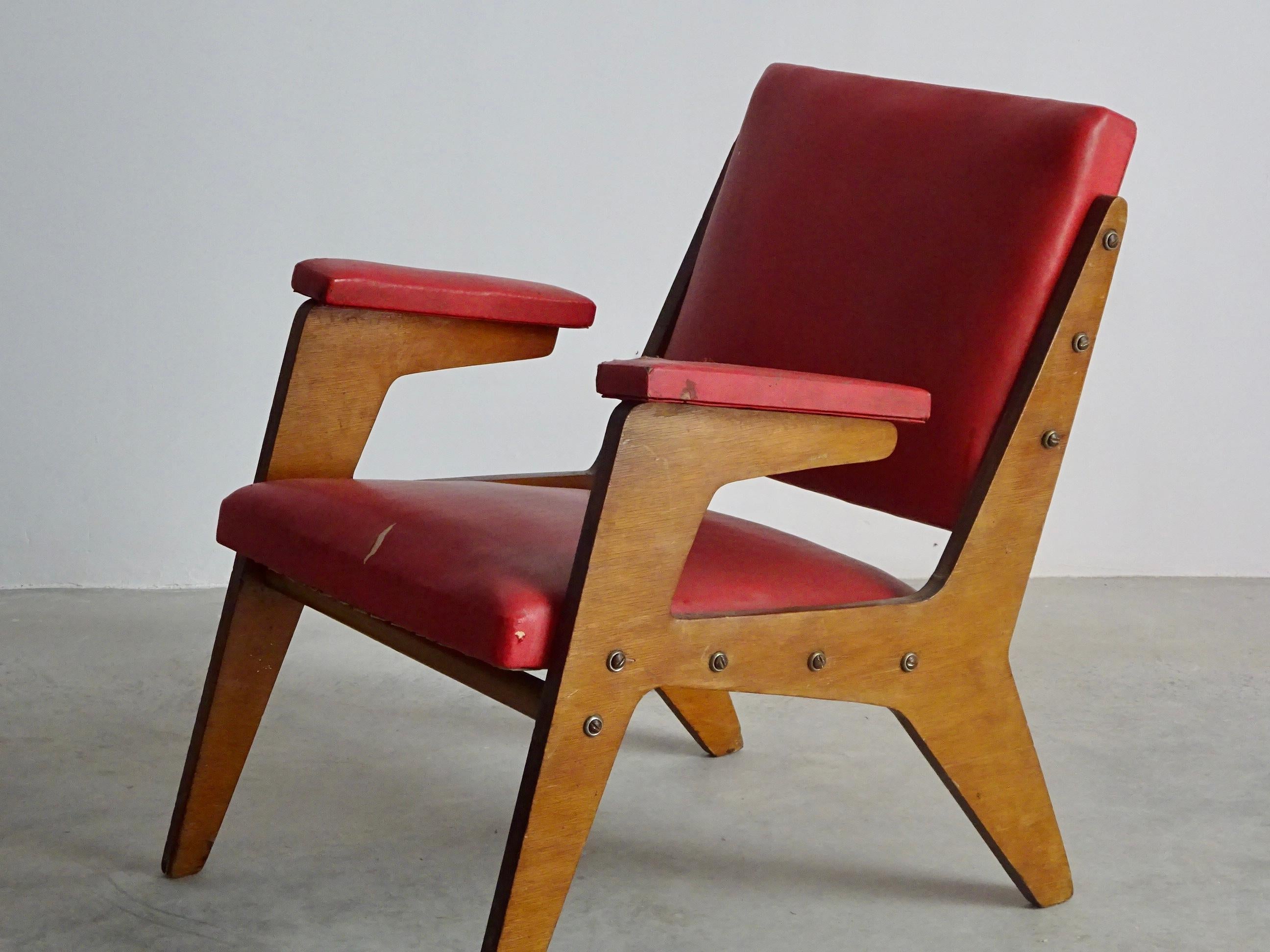 Mid-Century Modern José Zanine Caldas armchair. 
