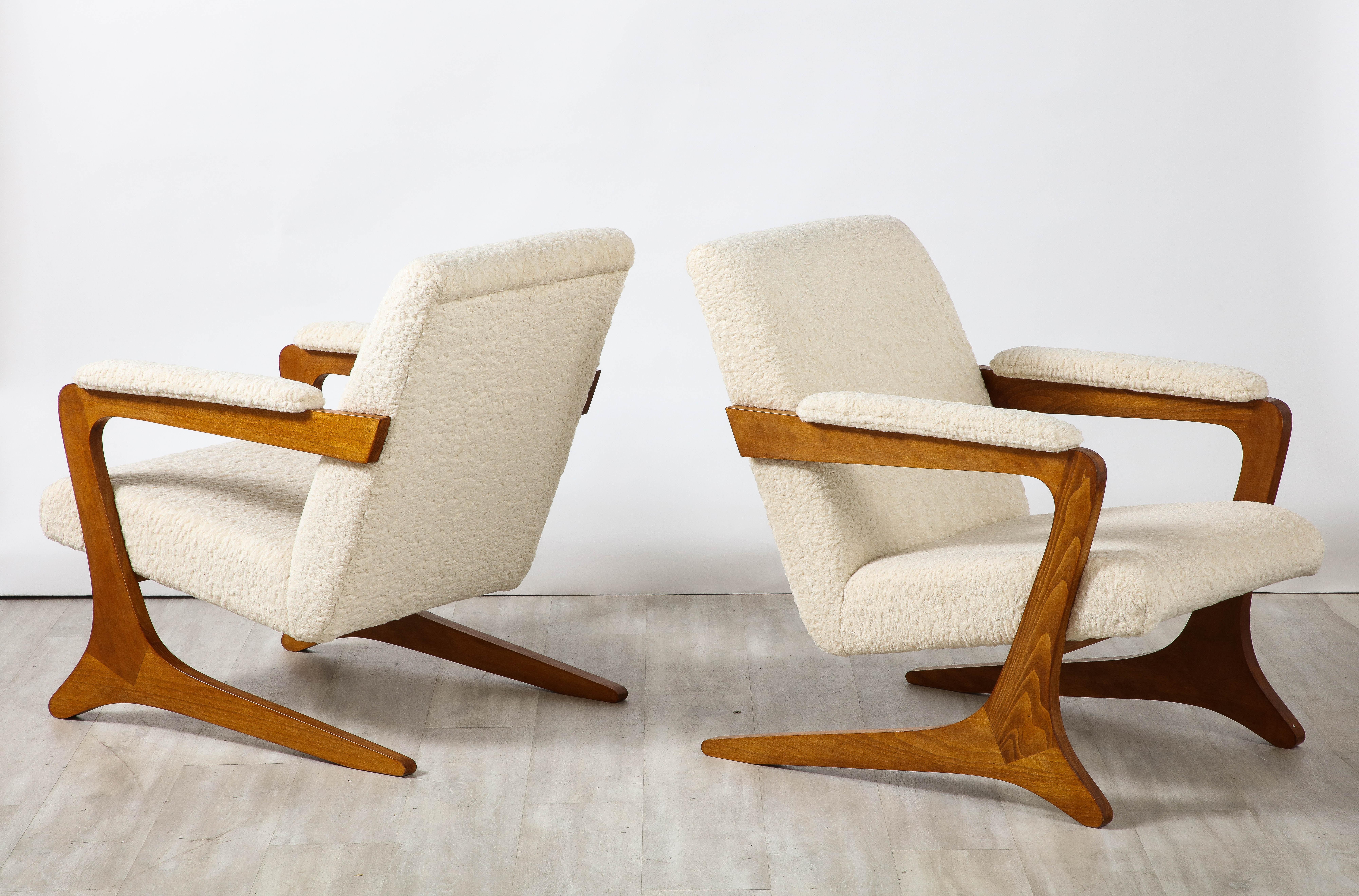 The “Zeca” armchair was designed by the pioneering Brazilian designer, Jose Zanine Caldas. Made of solid wood, this armchair was named after the childhood nickname of the designer.

Design attributed to Jose Zanine Caldas for Móveis Artísticas