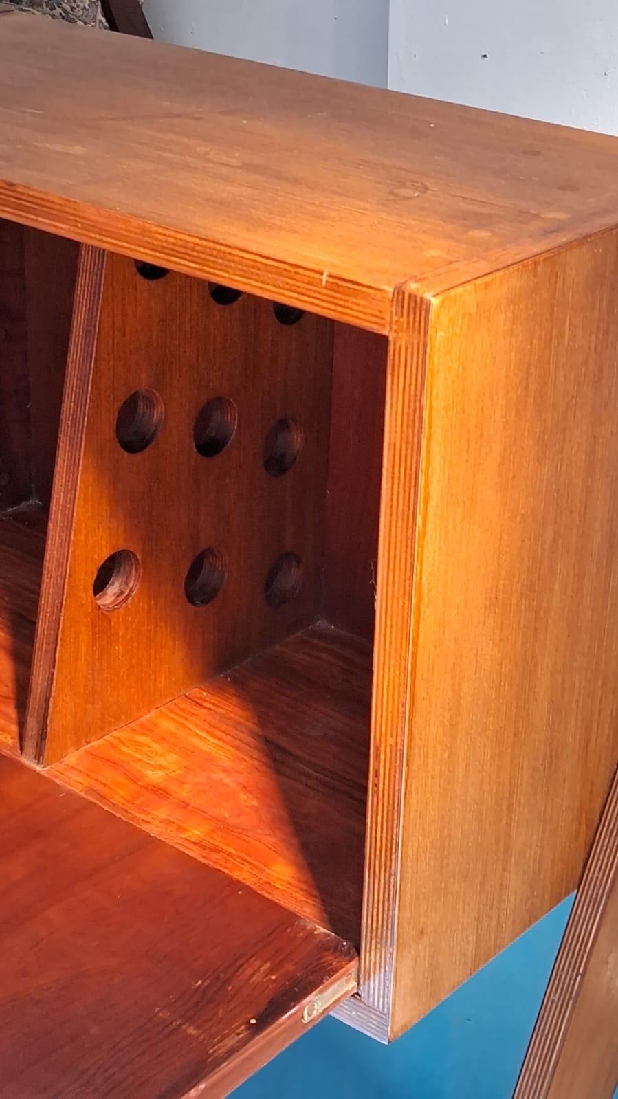 Brasiliano José Zanine Caldas, Mobile bar, compensato navale, Moveis Z, 1950 ca. in vendita