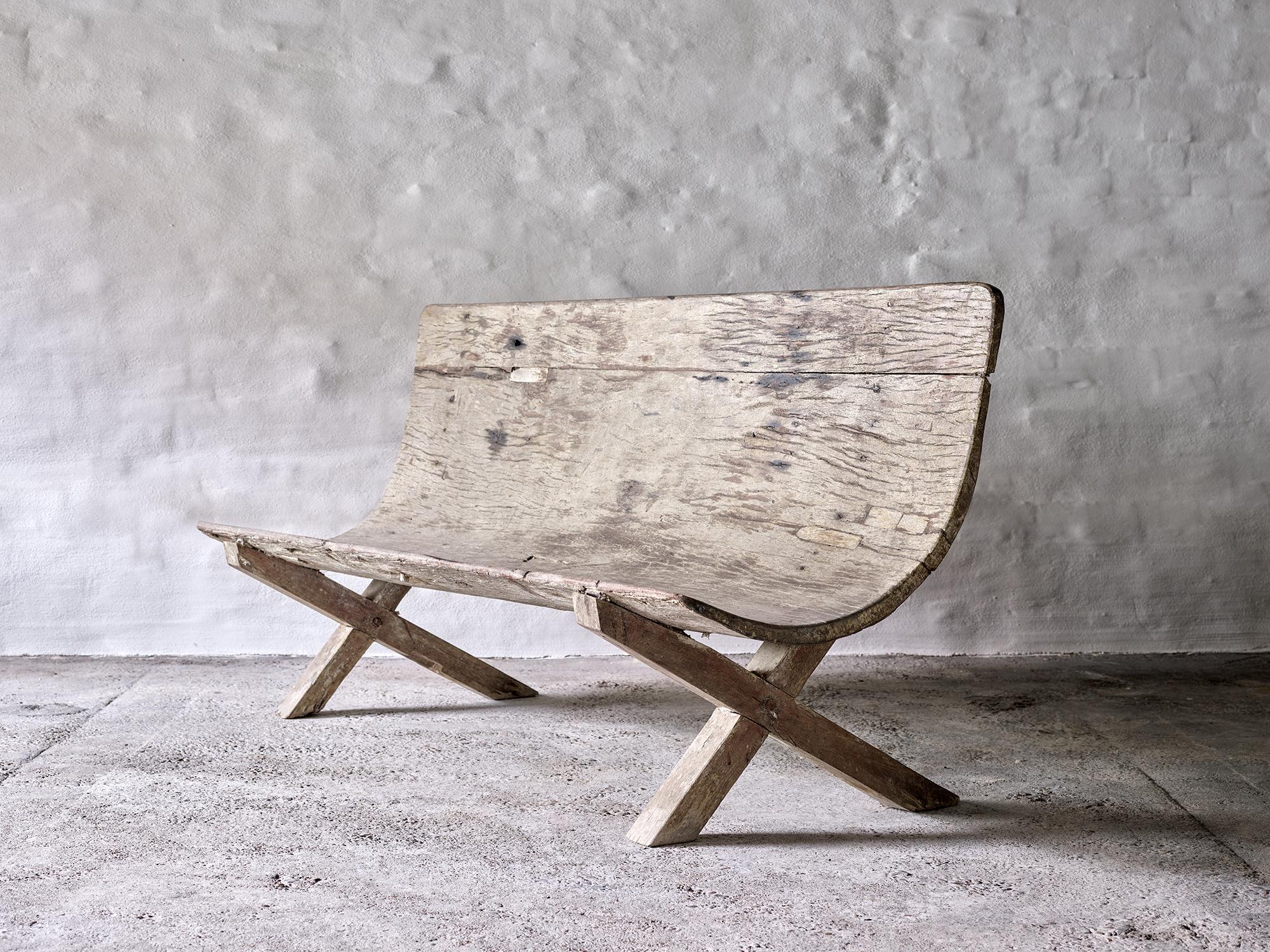 Designed by José Zanine Caldas in the 1950s, this solid bench features simple, elegant lines that seamlessly blend modern design with traditional craftsmanship.

Sculpted from a single piece of wood, this piece is part of Zanine Caldas’ Móveis