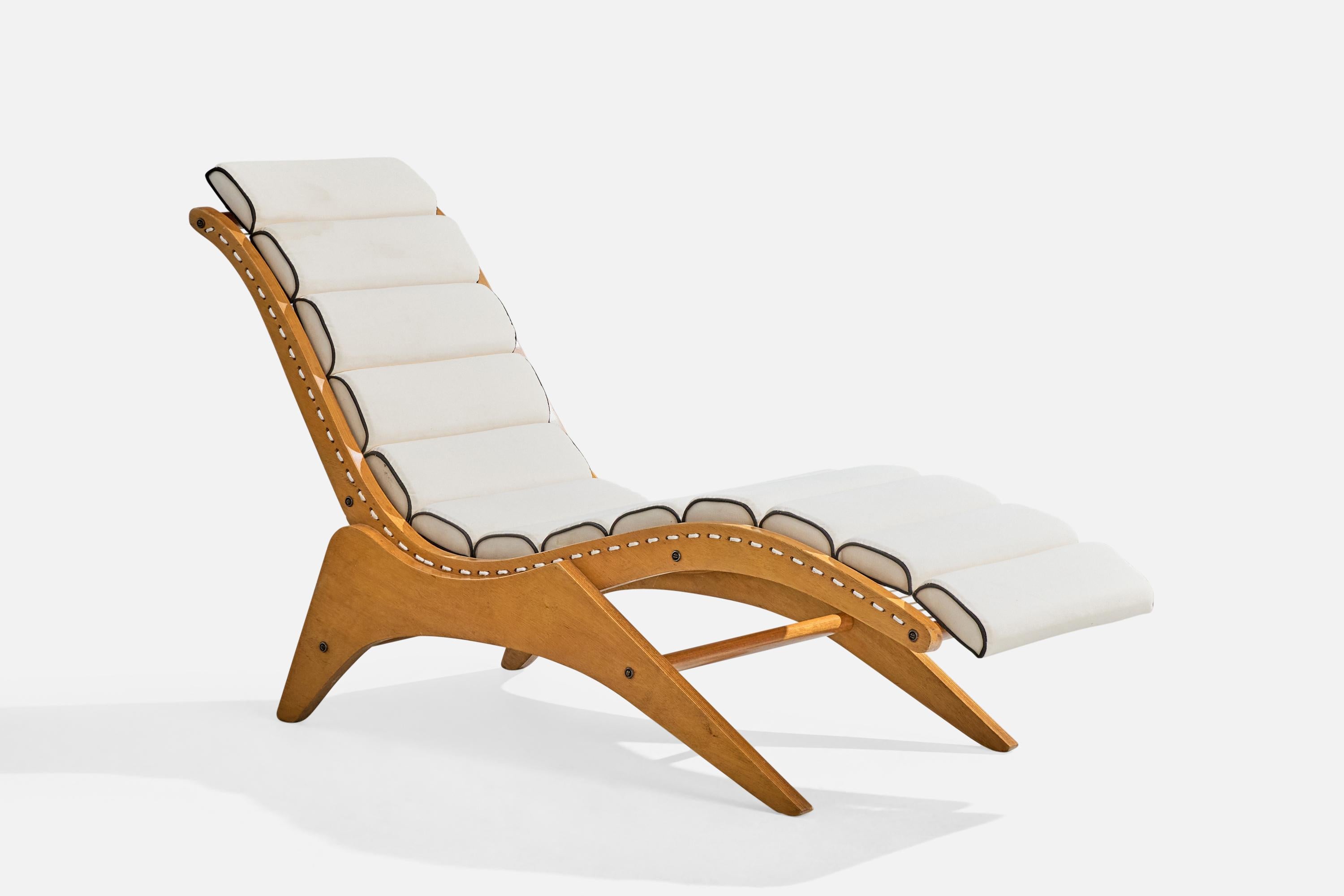 Brazilian José Zanine Caldas, Chaise Longue, Plywood, Rope, Fabric, Brazil, 1950s For Sale