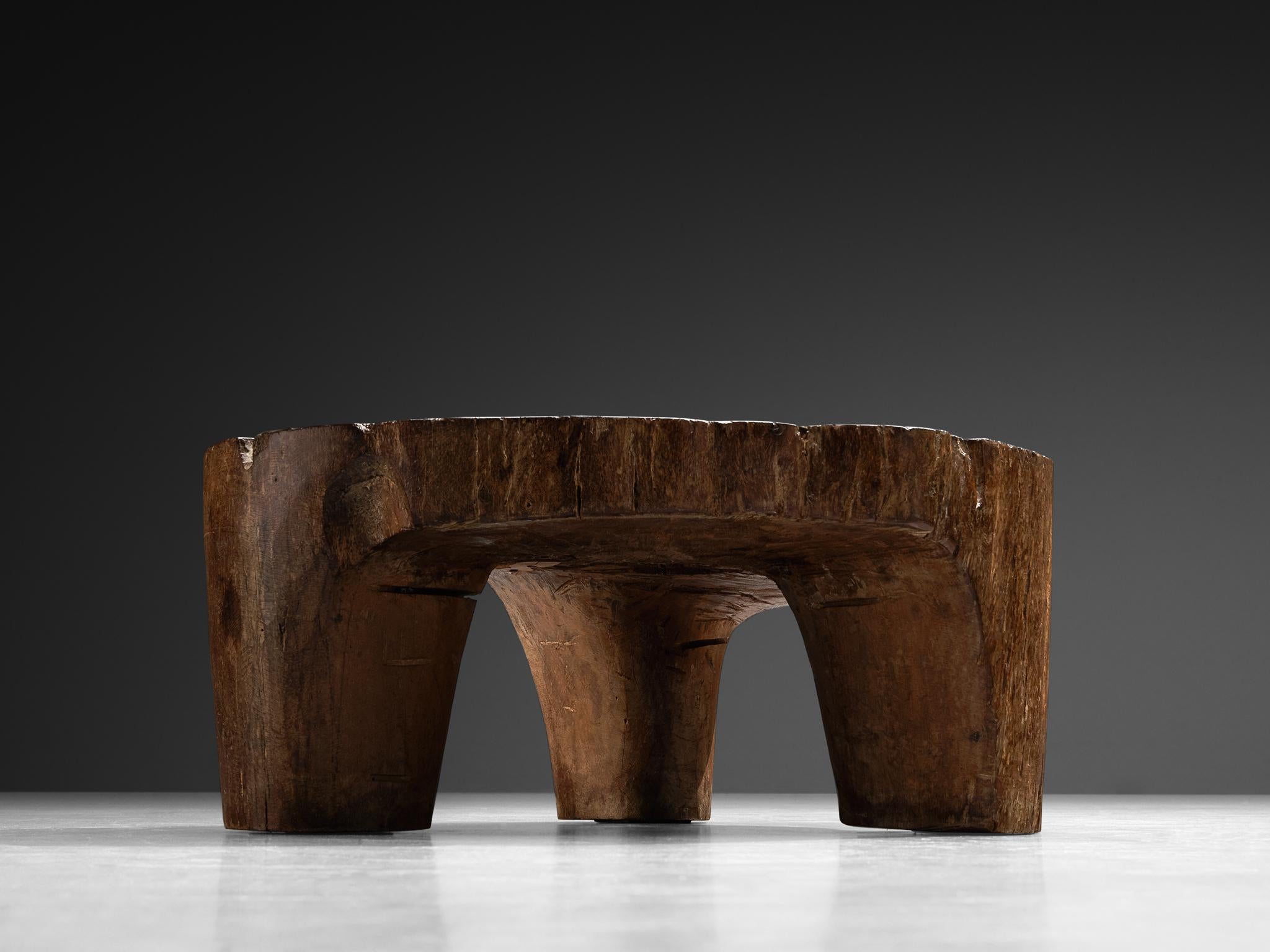 José Zanine Caldas Table basse sculptée à la main en bois dur brésilien Bon état - En vente à Waalwijk, NL