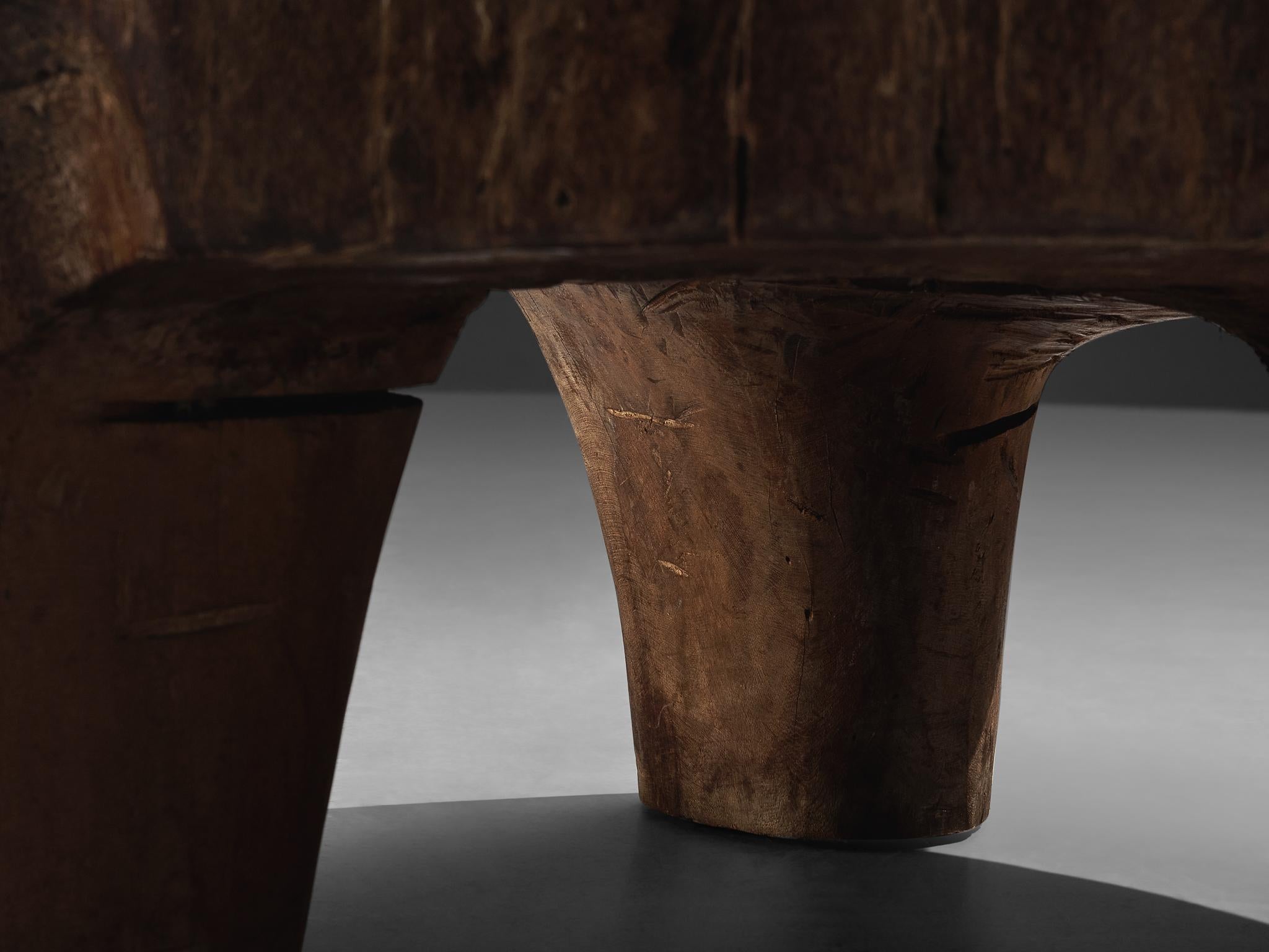 Fin du 20e siècle José Zanine Caldas Table basse sculptée à la main en bois dur brésilien  en vente