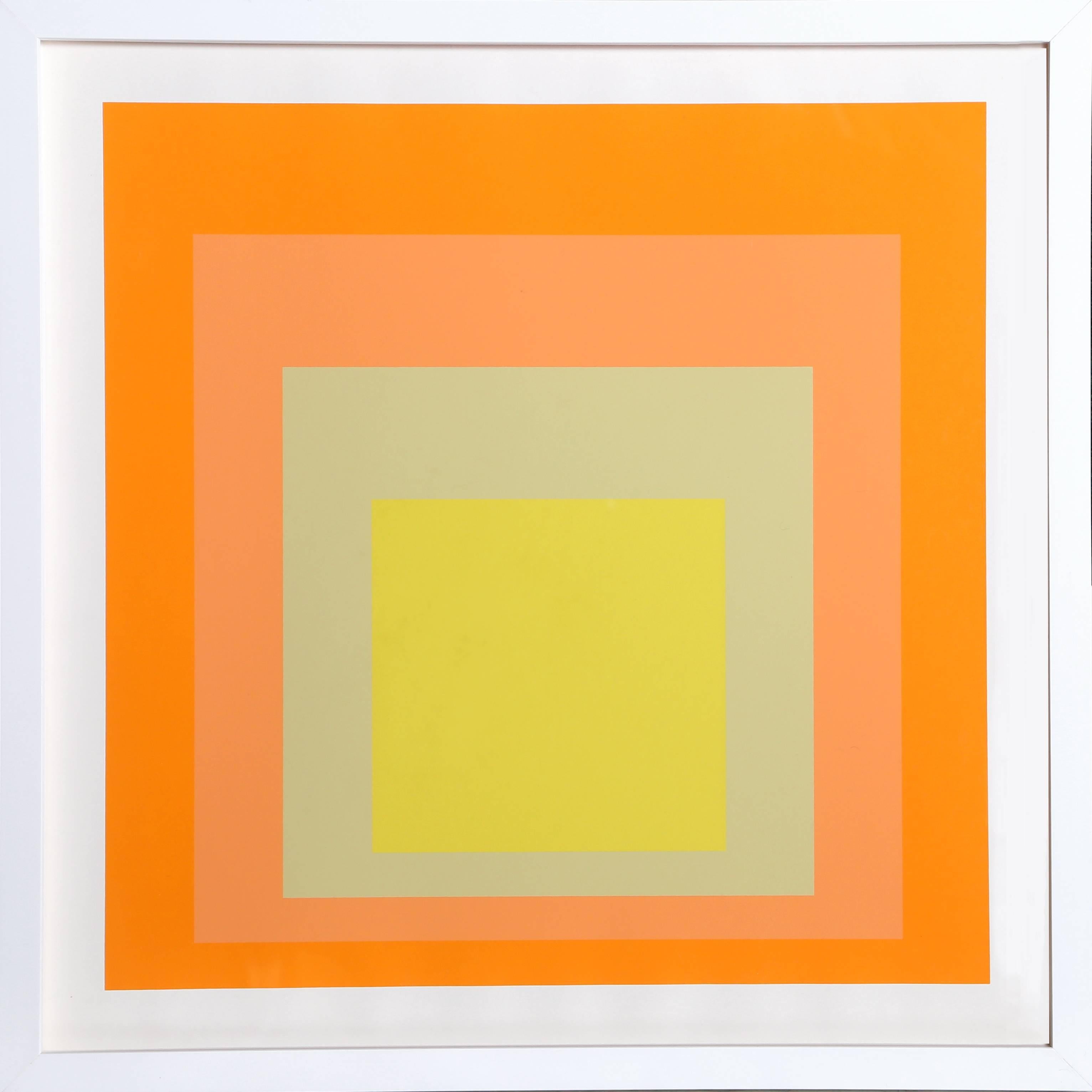 Cette estampe a été réalisée par Albers à l'occasion d'une exposition à la Goethe House de Manhattan en 1973. Il se trouve dans un excellent cadre contemporain blanc.

Artiste : Josef Albers, allemand (1888 - 1976)
Titre : Interaction des couleurs :