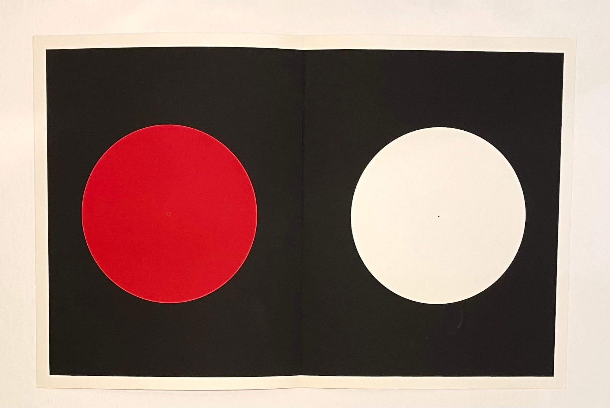 THE INTERAKTION DER FARBEN (Beige), Abstract Print, von Josef Albers