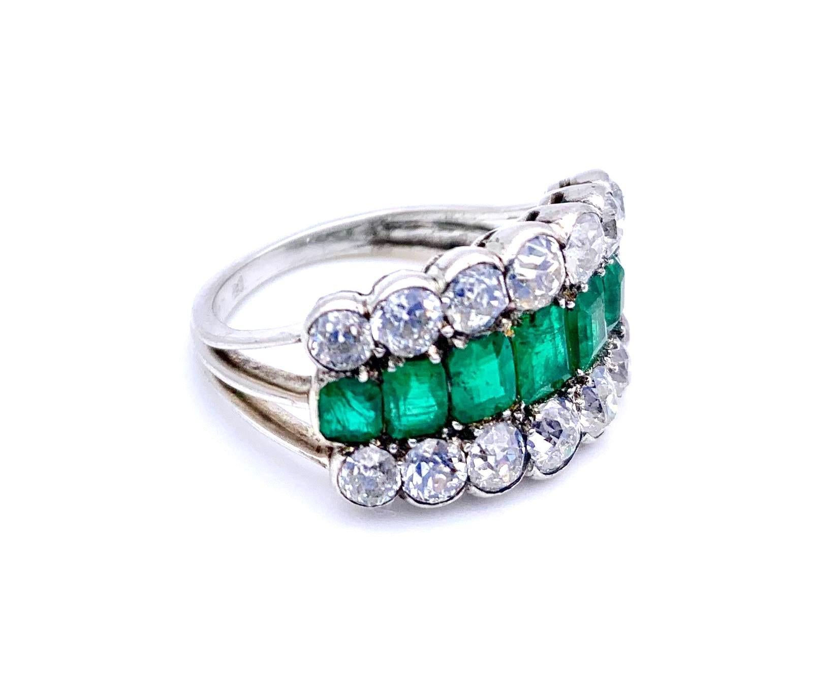 This elegant Art Deco platinum ring is set with 14 diamonds weighing 1,25 ct and 7 emeralds totalling 0,9 ct.
Size US 6