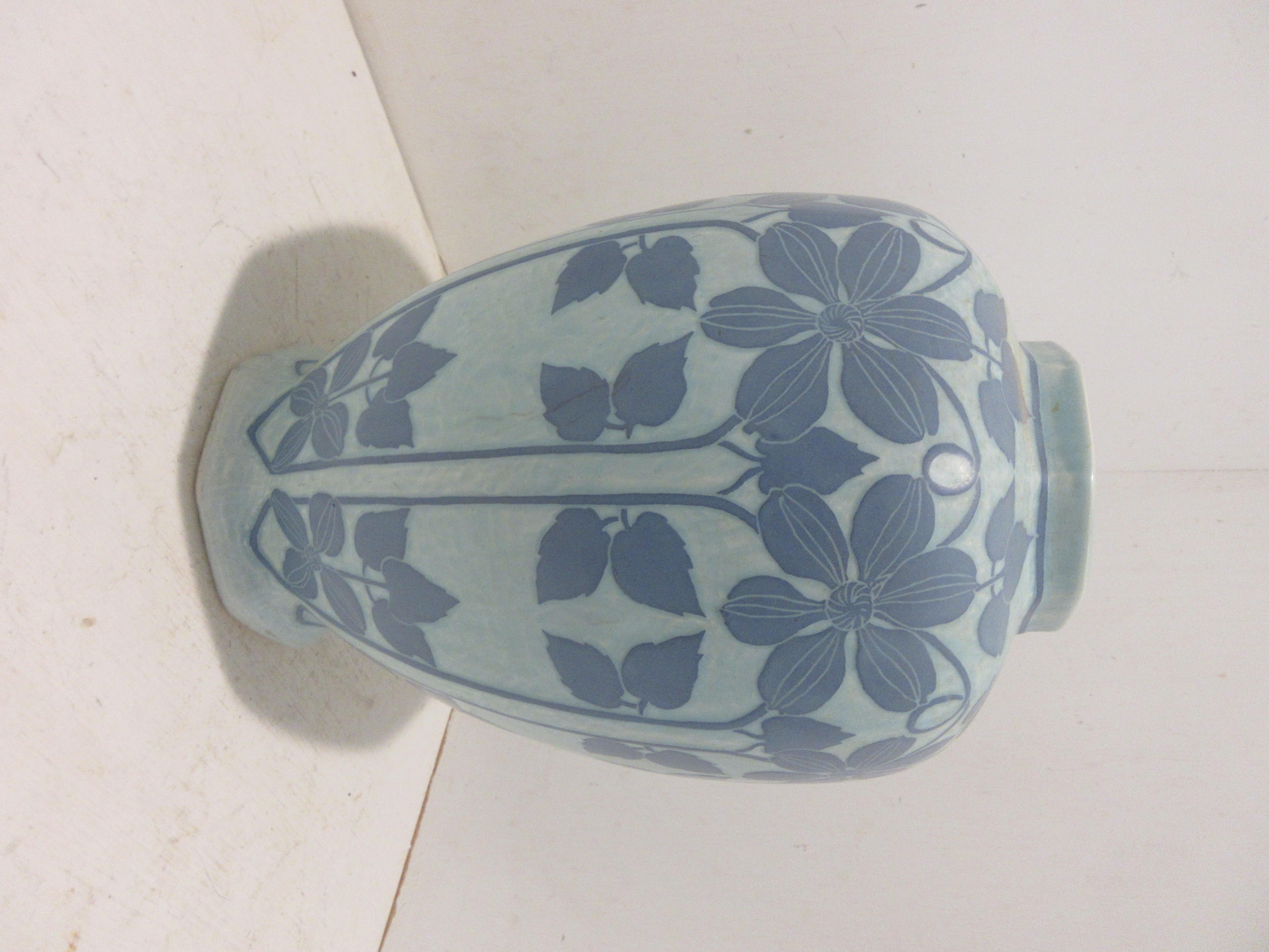 Vaso con coperchio in ceramica Josef Ekberg In condizioni buone in vendita a Hollywood, FL