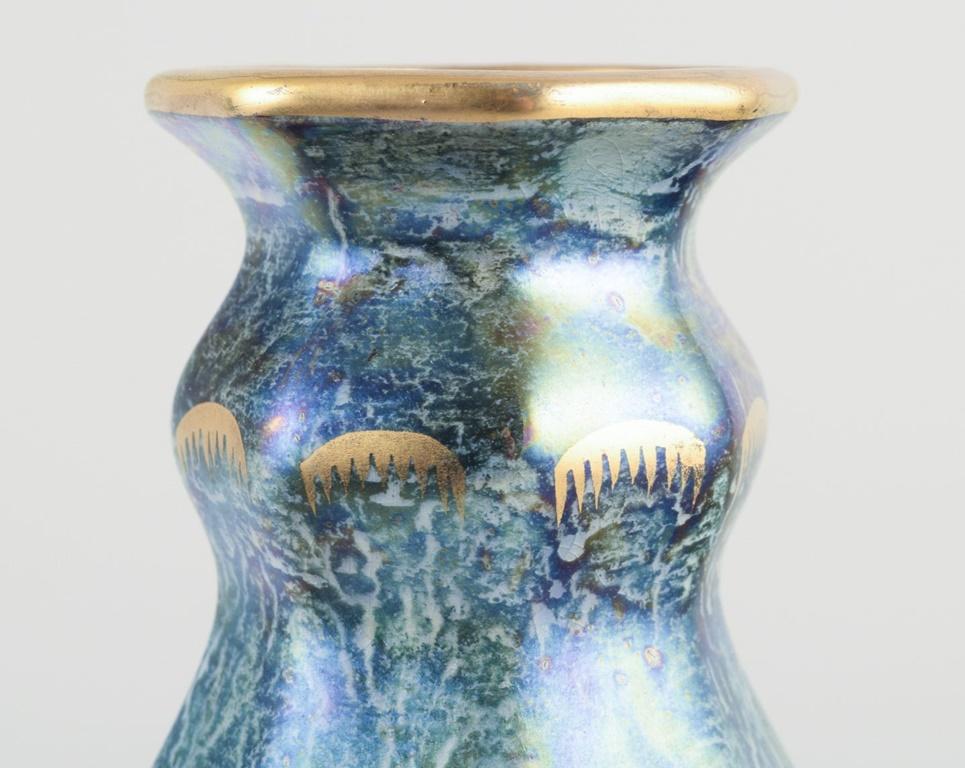 Josef Ekberg für Gustavsberg. Achteckige Vase aus Kunstkeramik. Lüsterglasur. (Glasiert) im Angebot