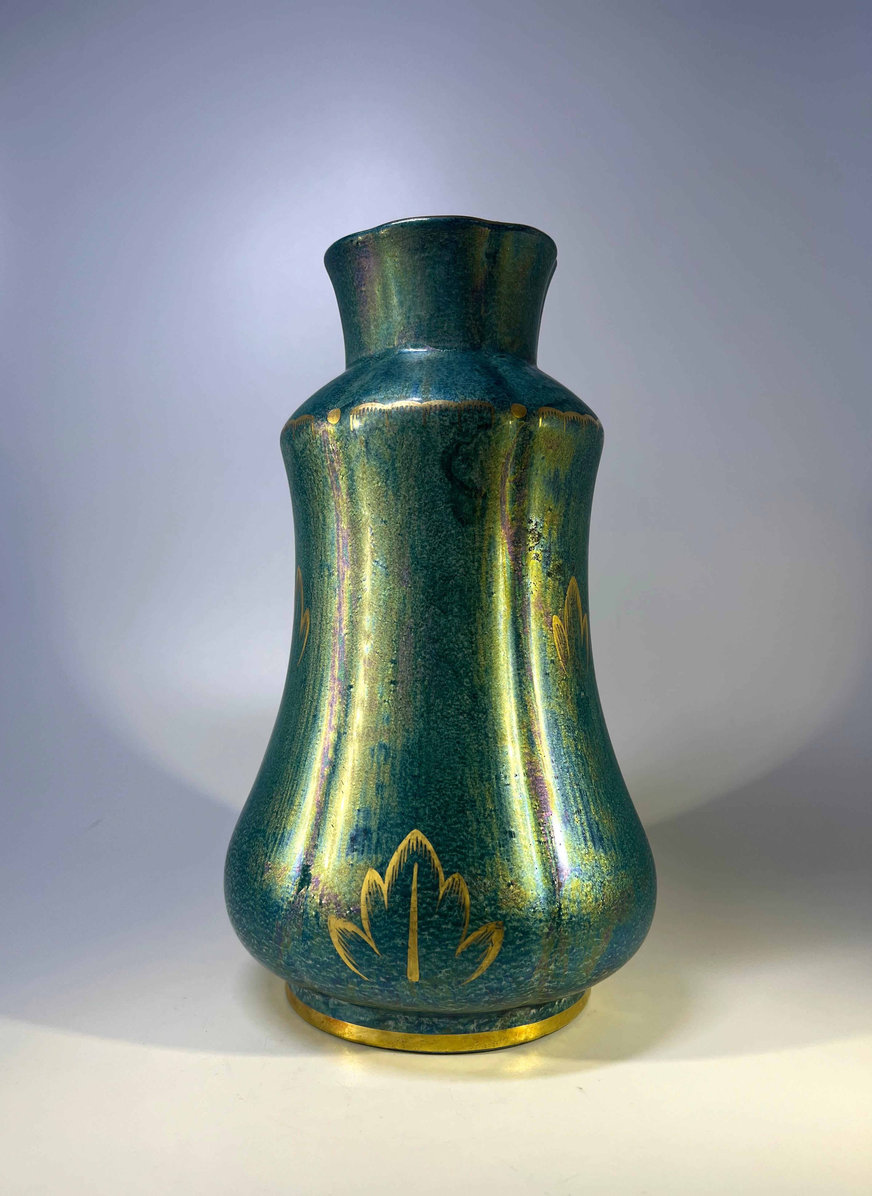 Josef Ekberg pour Gustavsberg, Suède, vase lustré de grande forme décoré de dorures Bon état - En vente à Rothley, Leicestershire