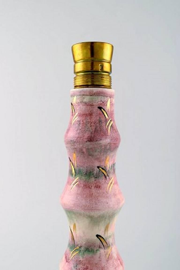Josef Ekberg, Gustavsberg Art Deco Keramiklampe.
Maße: 28 cm. x 15 cm. Gesamthöhe 32 cm.
Gestempelt Gustavsberg, JE.
In perfektem Zustand.