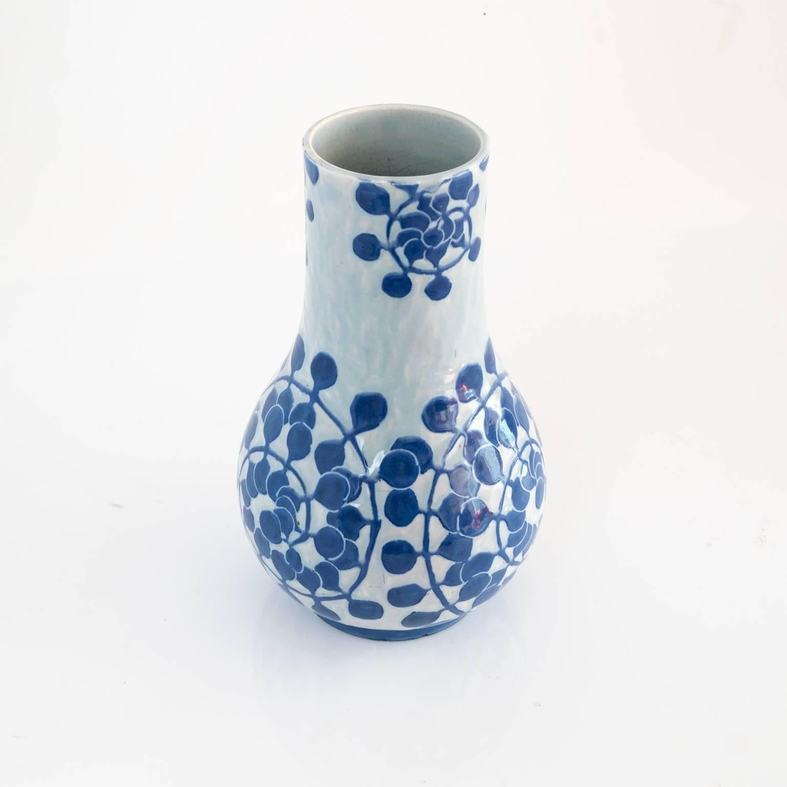 Josef Eklerg Art Nouveau Vase with Spiral for Rorstrand, Sweden, 1902 In Excellent Condition In New York, NY